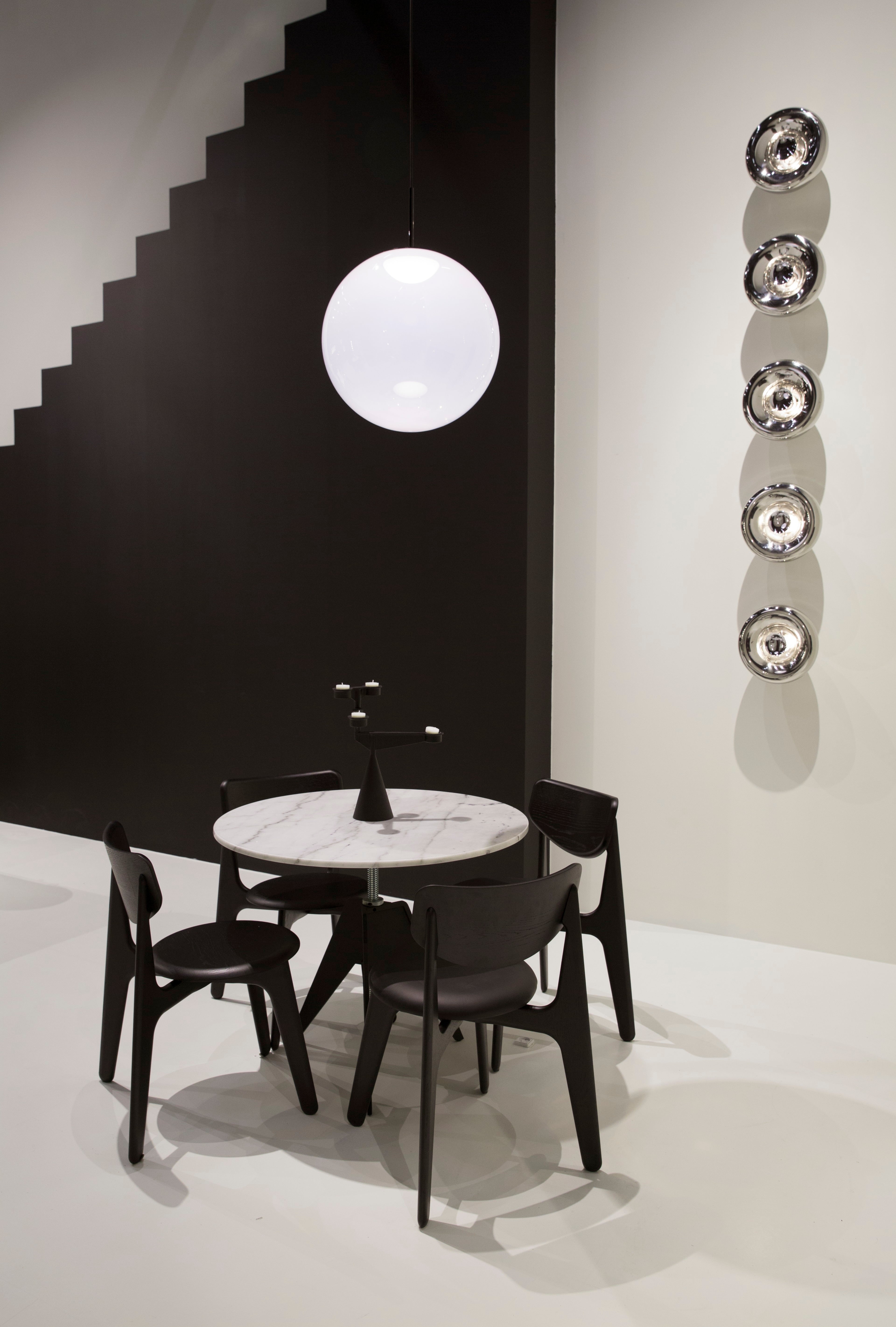 Wandlampe VOID aus Messing