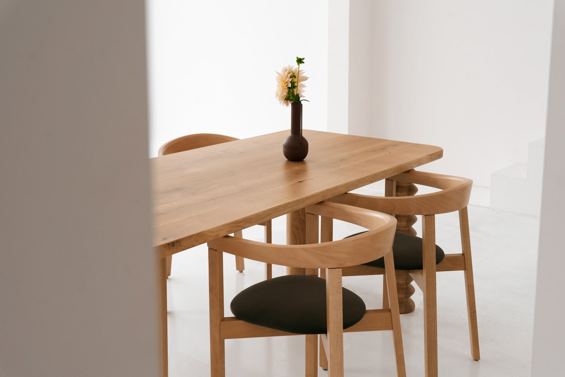 Eettafel ARTA eikenhout