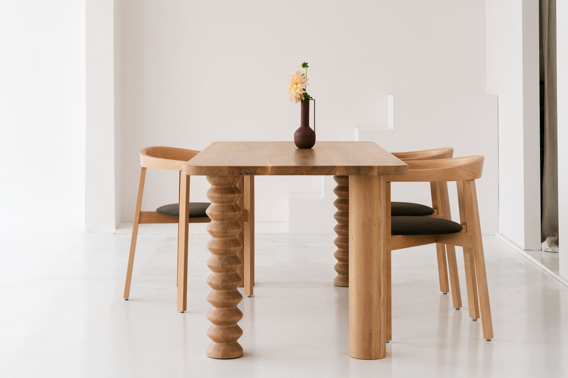 Eettafel ARTA eikenhout