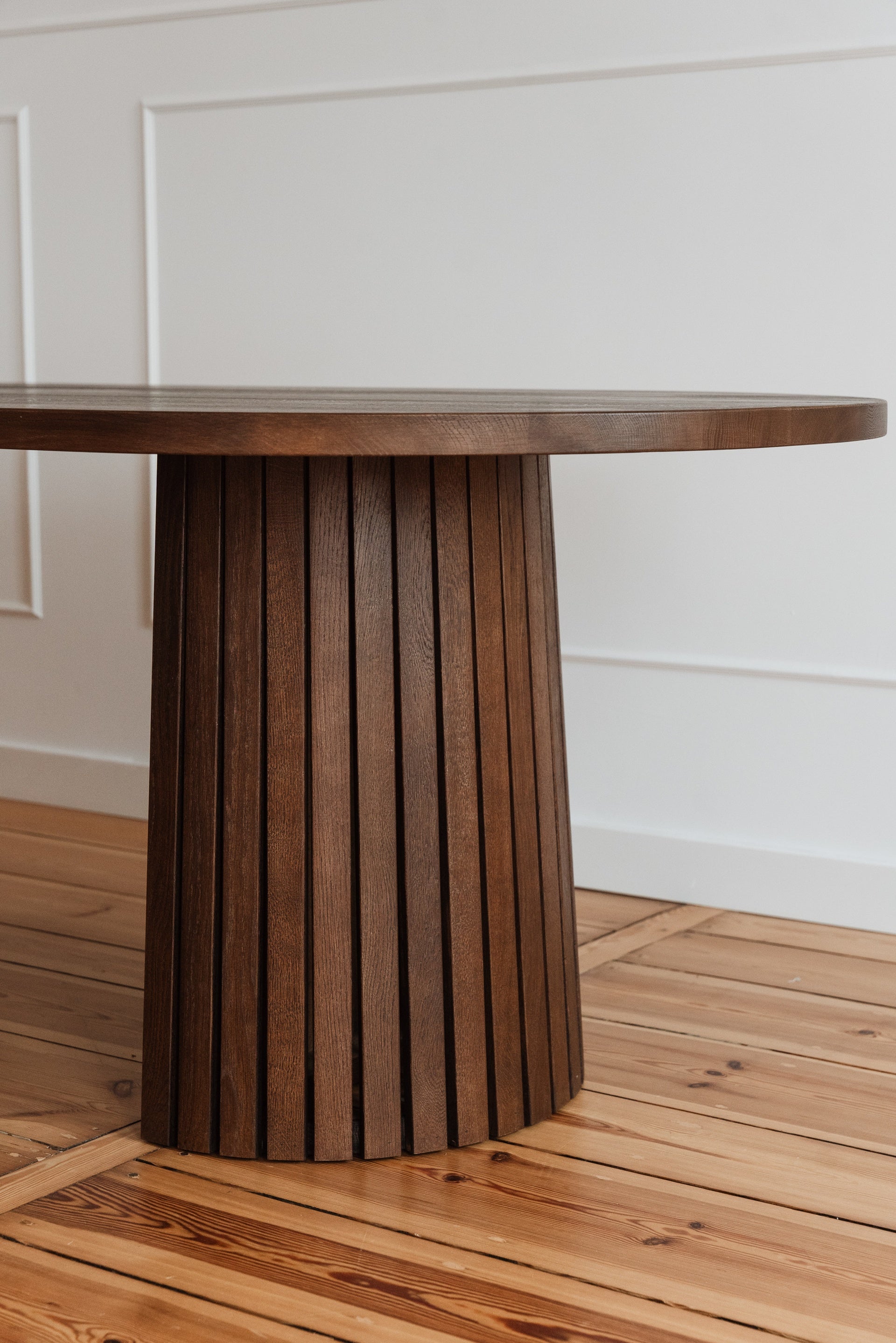 Ovale tafel IGGY van eikenhout