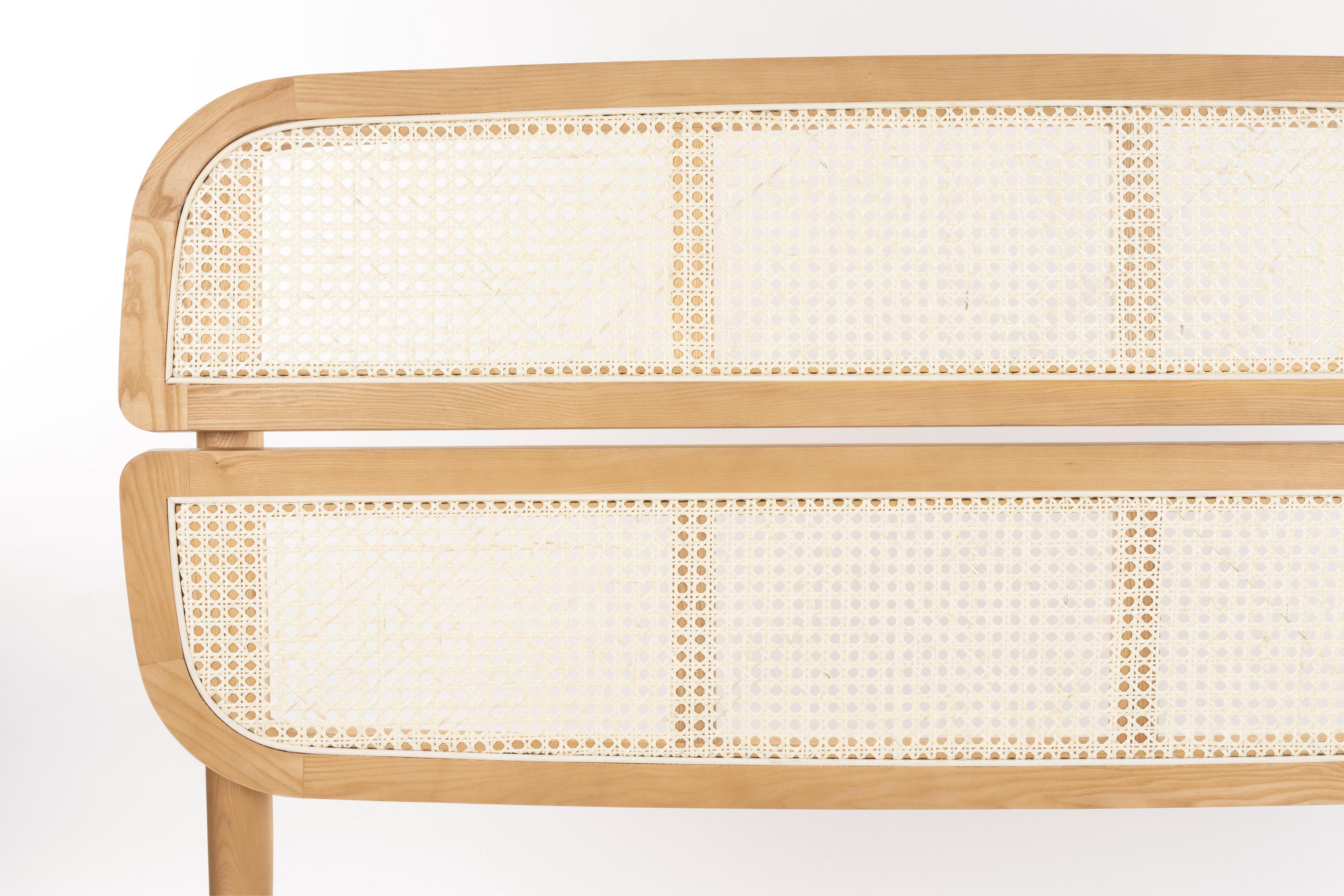 Bed STORM WEBBING van essenhout