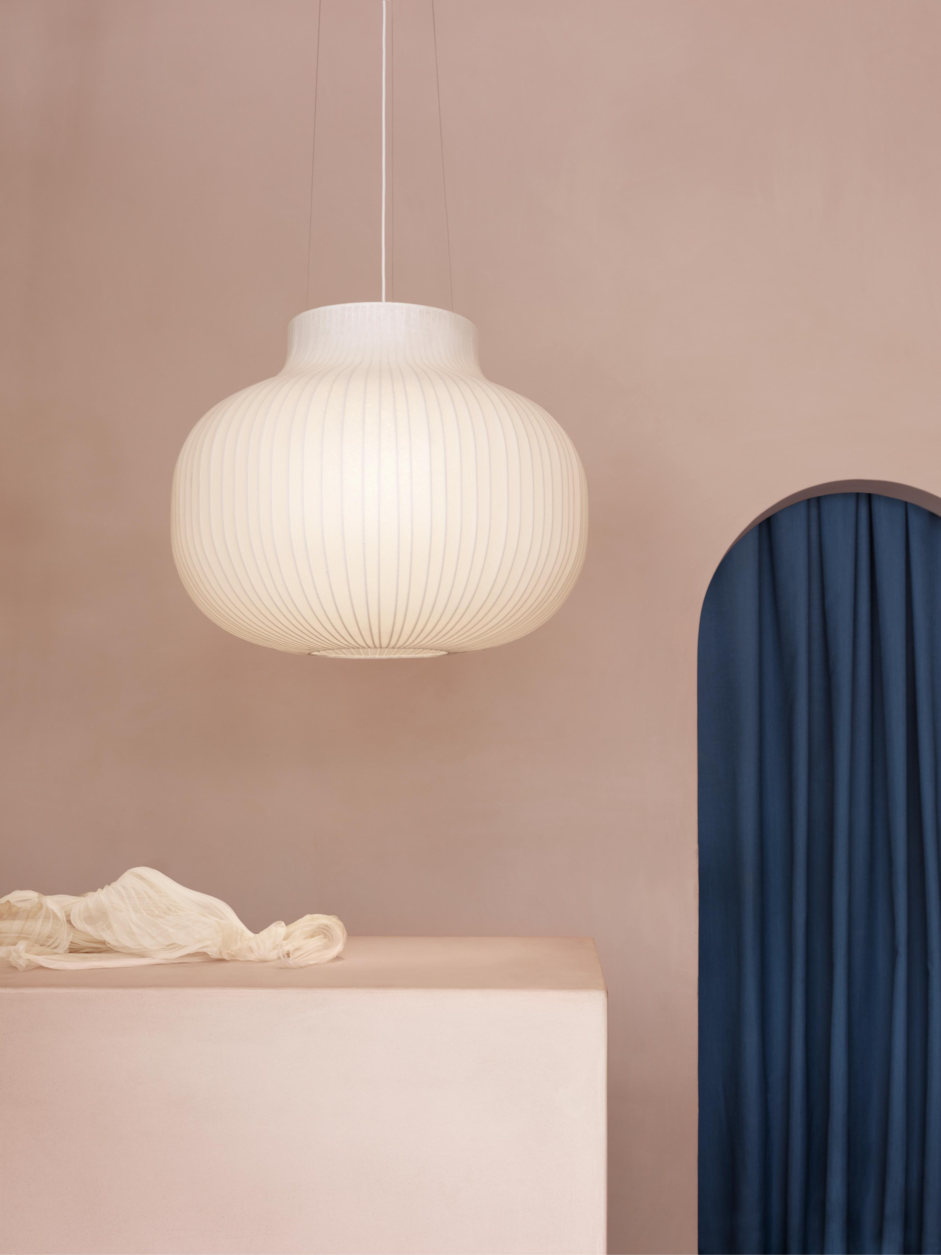 STRAND CLOSED White Pendant Lamp