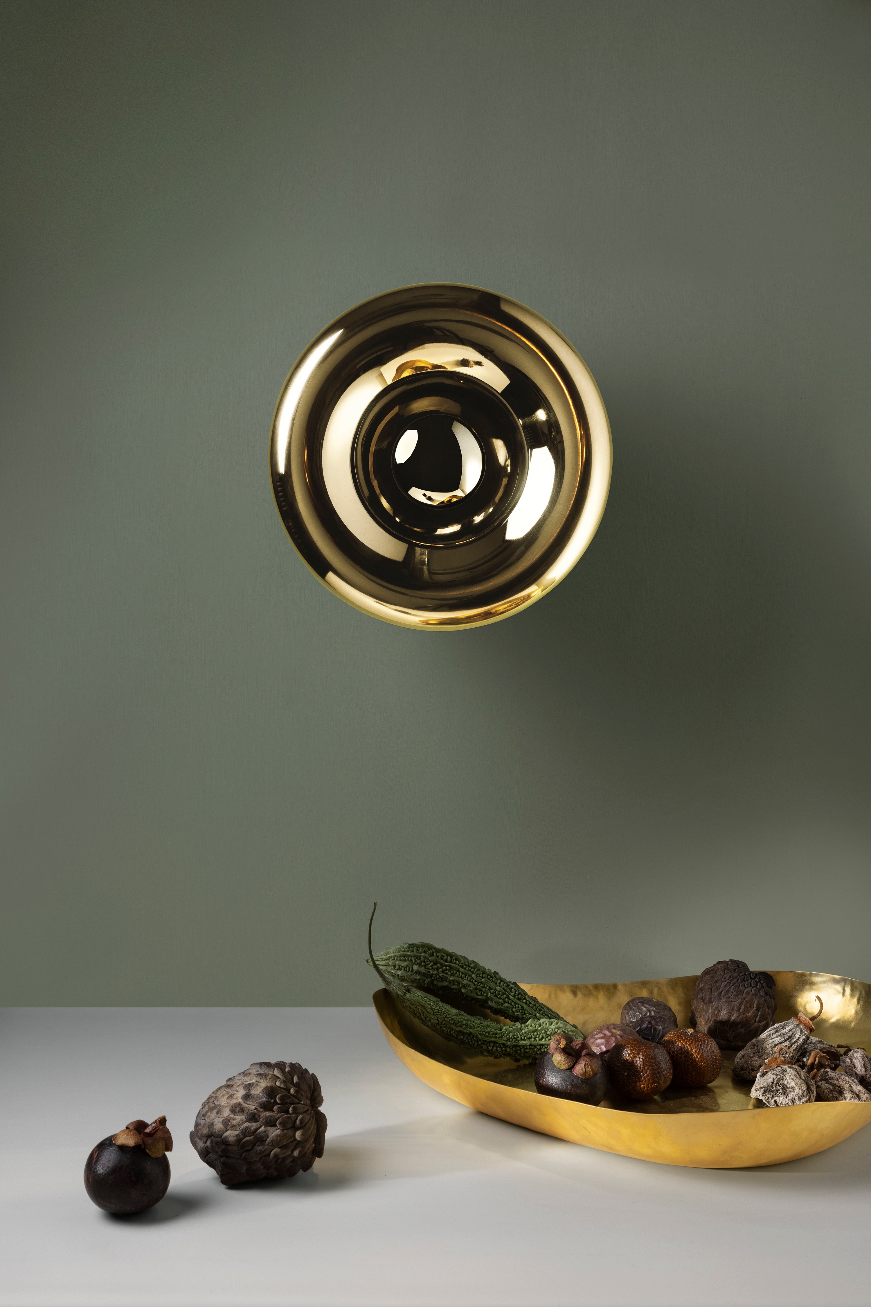 Wandlampe VOID aus Messing