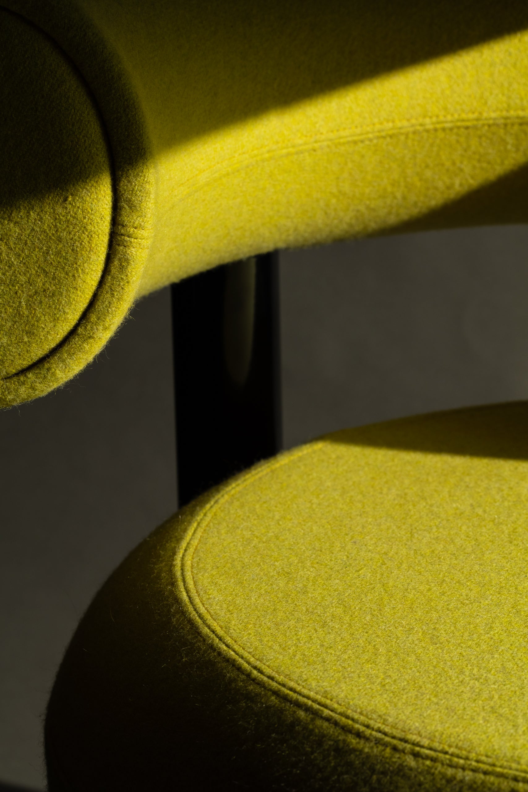 Stoel FAT stalen basis