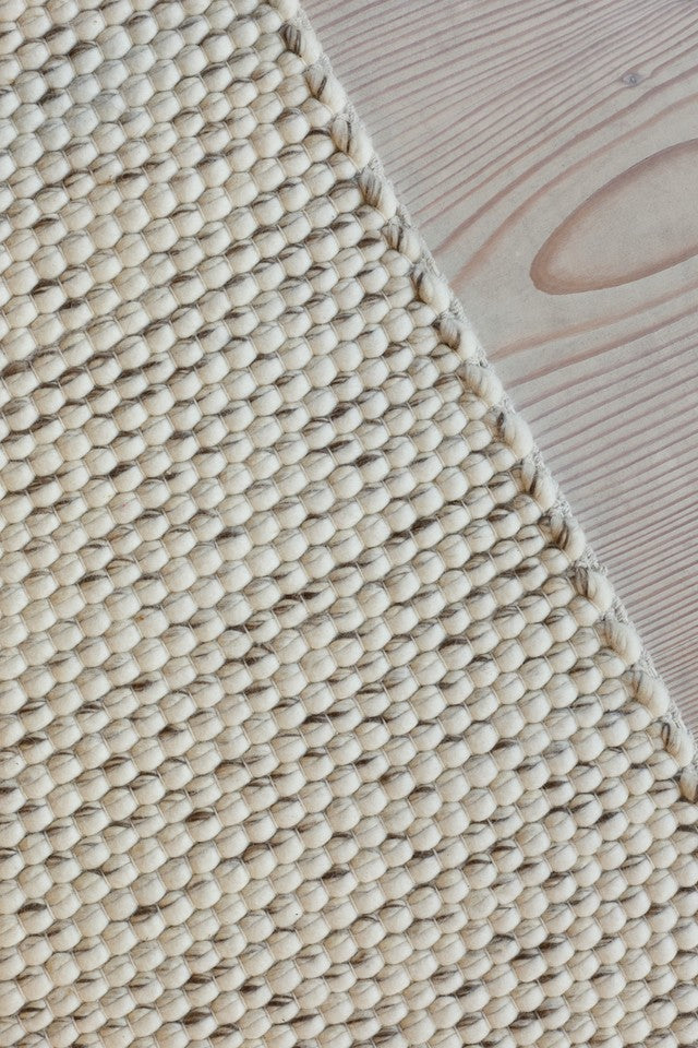 Teppich LOOPY cremefarben mit braunem