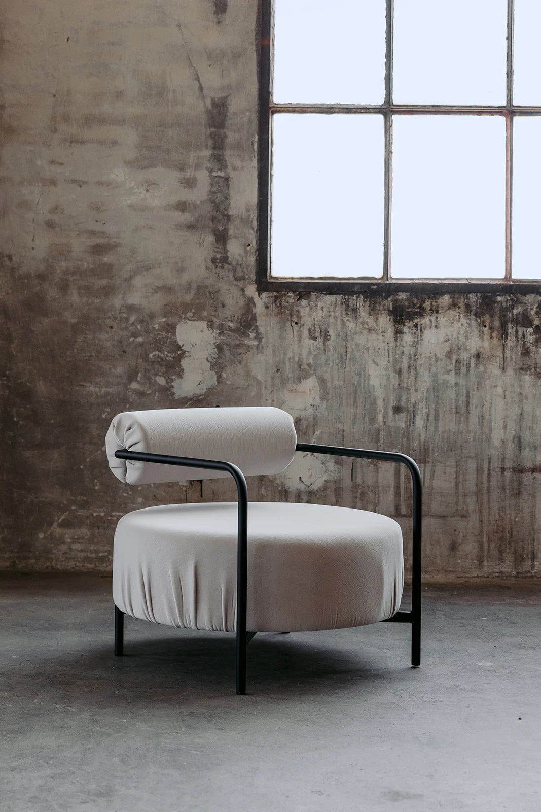 fauteuil SAFFRON LOW gestoffeerd