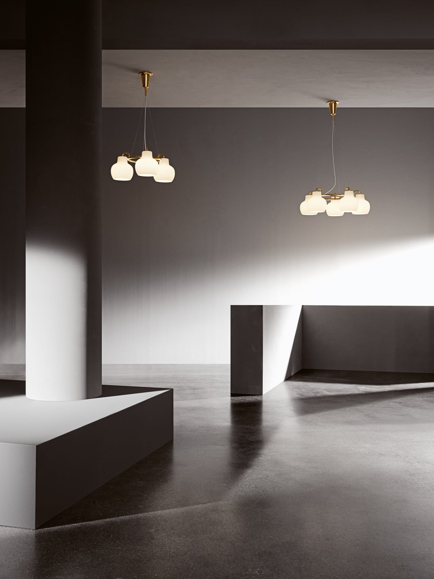 VL RING CROWN chandelier white with brass finish