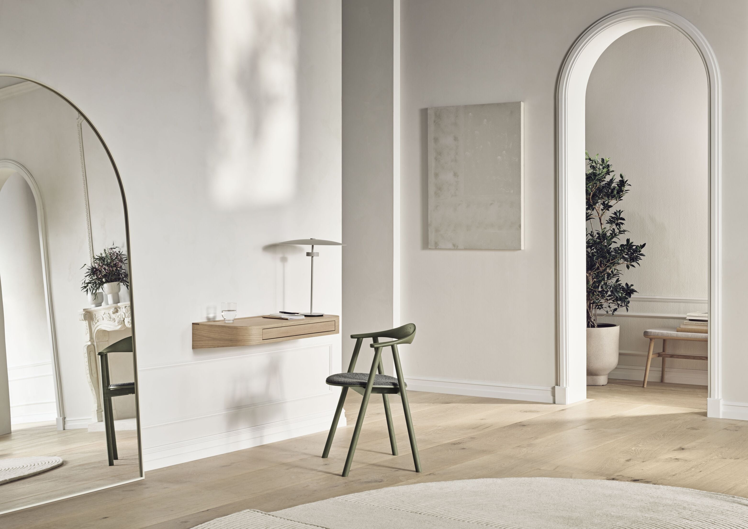 Ripple -Spiegel mit einem schwarzen Rahmen