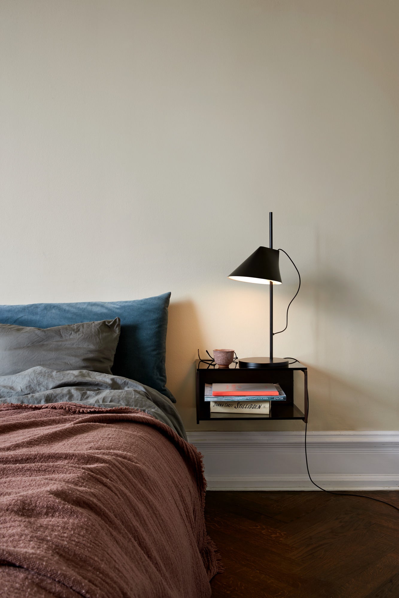 YUH Table Lamp Black