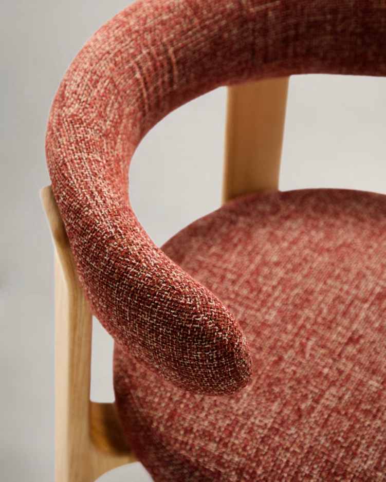 Stuhl GRANITE roter Chenille mit Eschenbasis