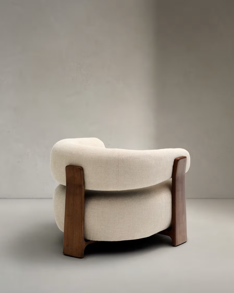 Fauteuil GRANITE beige chenille met een donkere essen basis