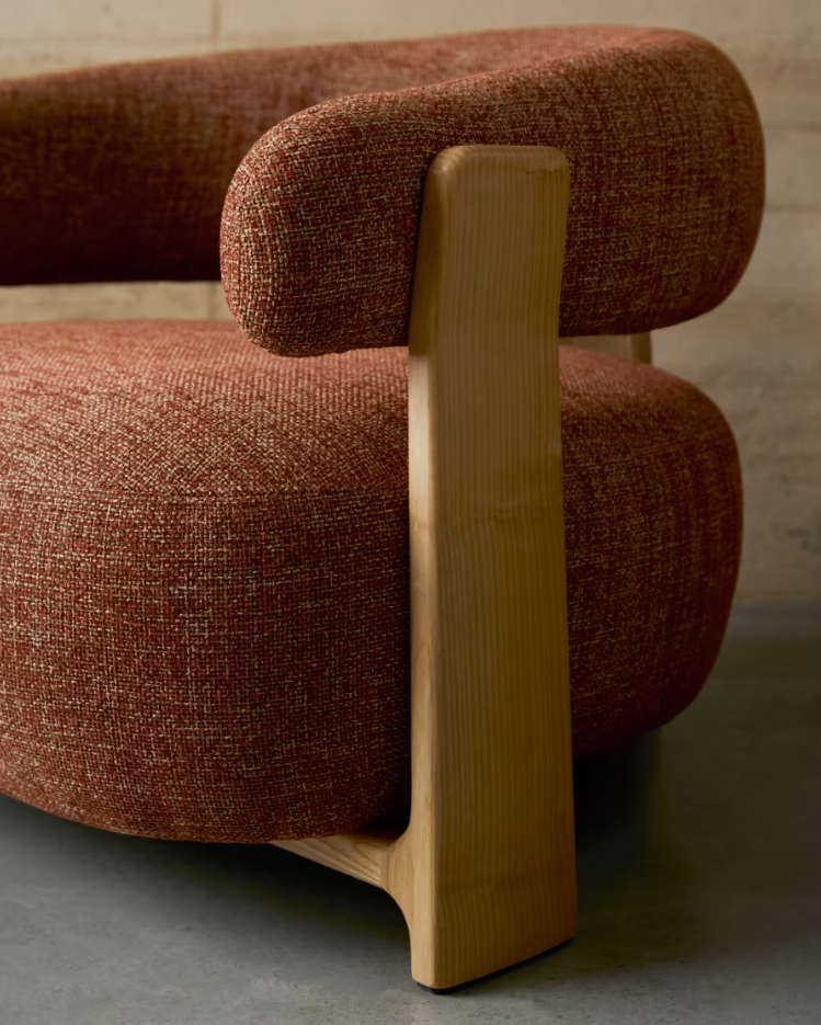 Sessel GRANITE roter Chenille mit Eschenholzgestell