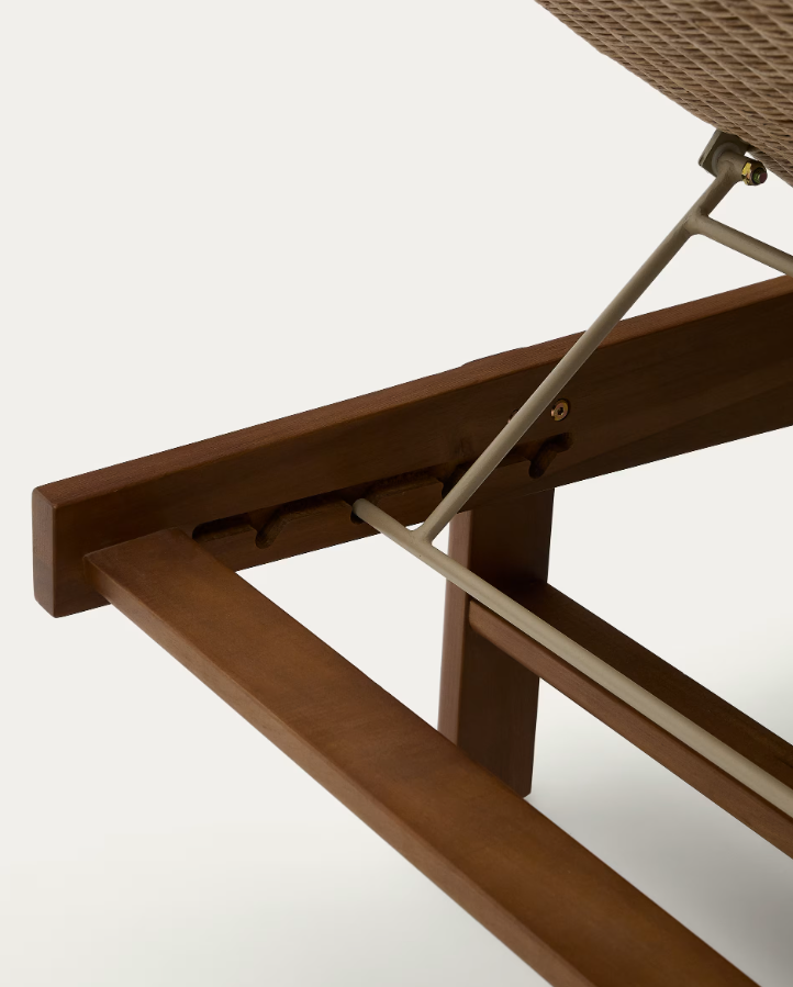 Ligstoel ITANI licht acaciahout met riet