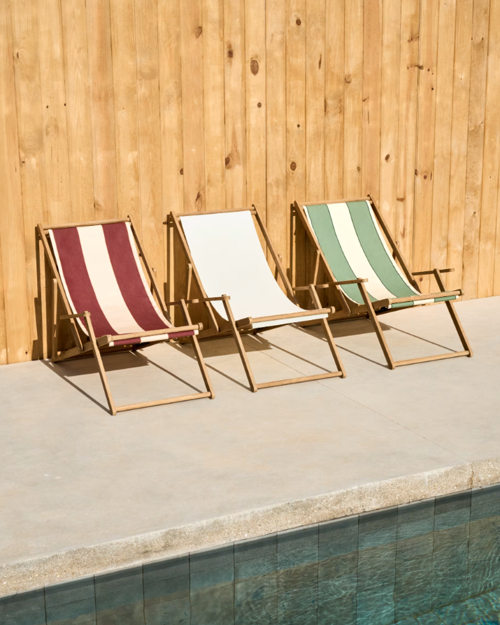 Ligstoel VILARA groen-beige met acaciahouten basis