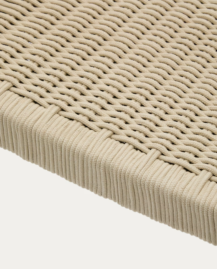 Stoel NINA lite acaciahout met een crèmekleurige zitting