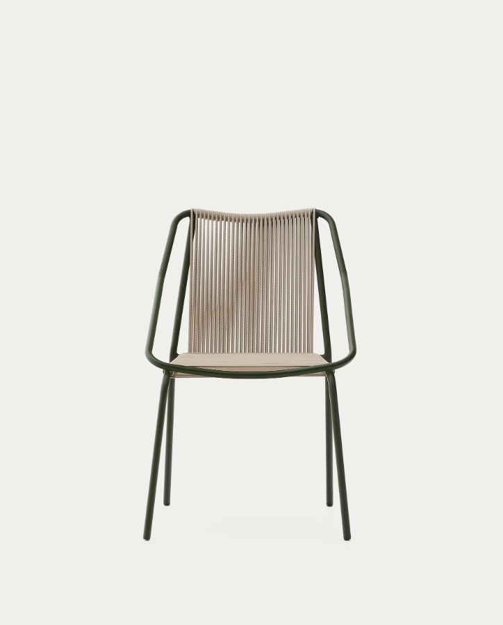 Zivia écru äußerer Stuhl mit einer Stahlbasis