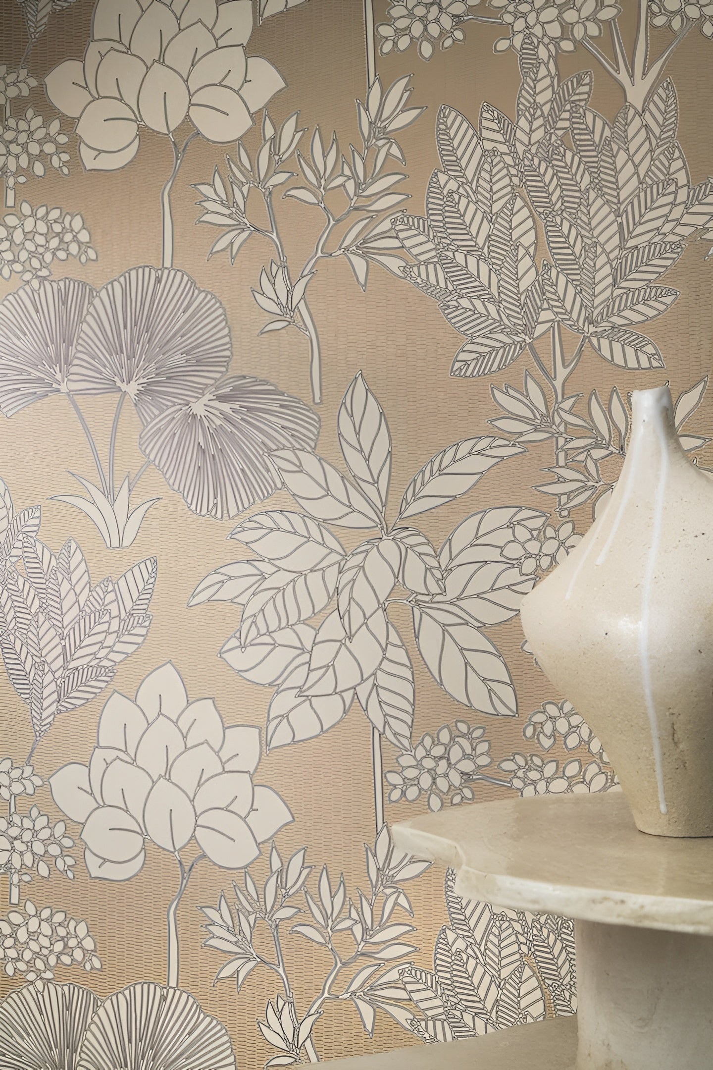 Structural wallpaper with a floral pattern of leaves and flowers INARA - BEIGE/DORÉ dark beige