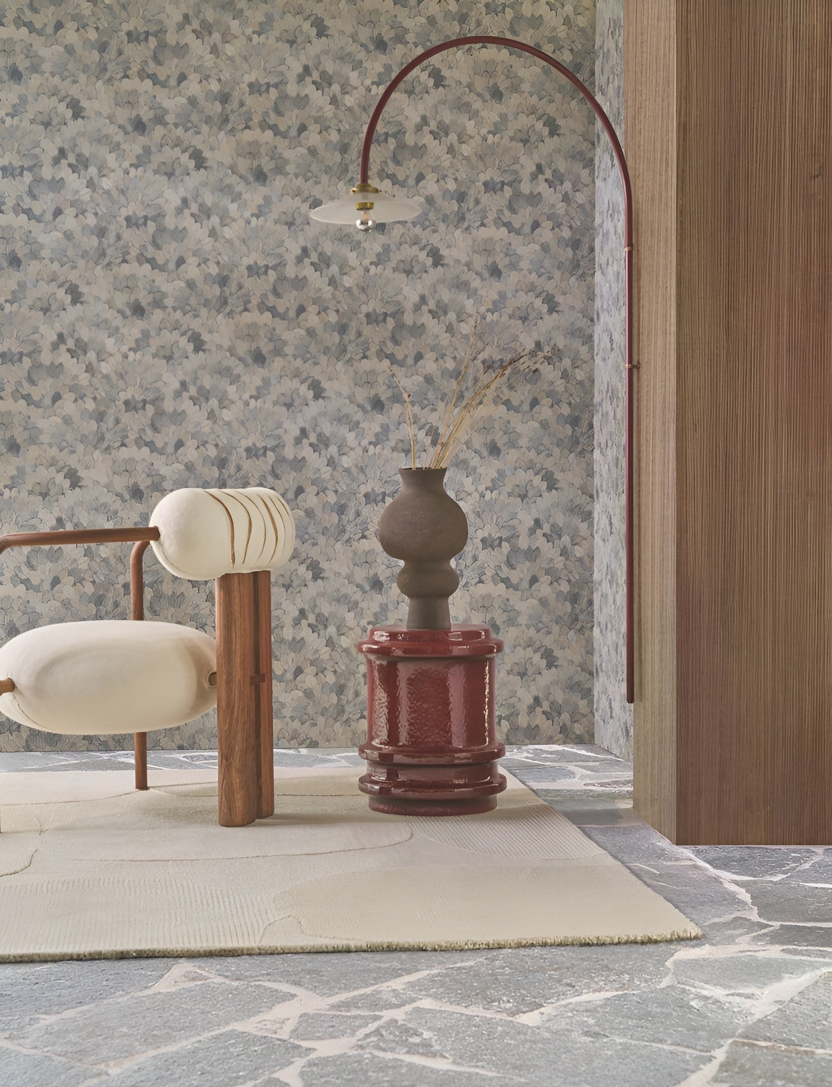 Structuurtapijt met een plantmotief van guavebladeren FEIJOA - TRAVERTIN beige