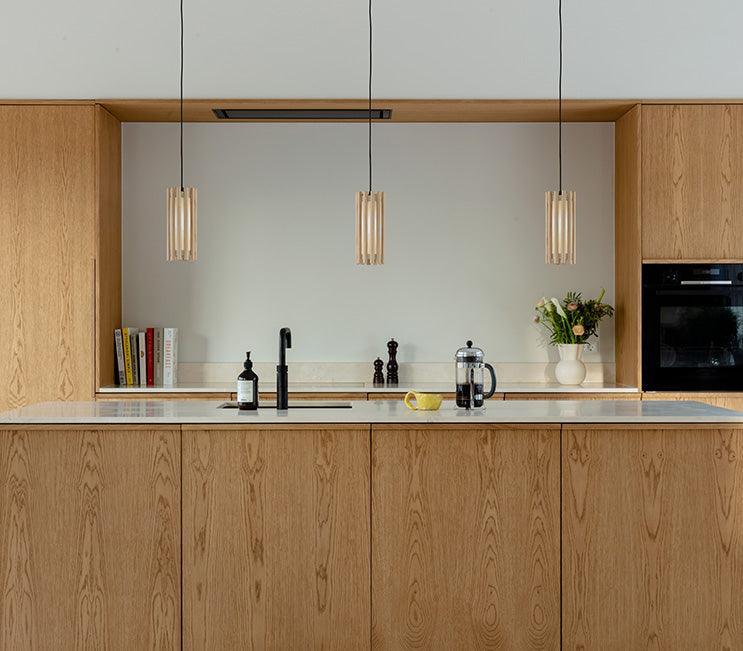 Abażur KOMOREBI dębowy UMAGE Eye on Design