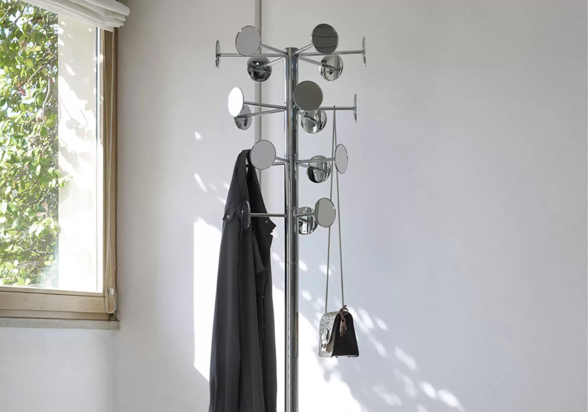 CHAPERON silver standing coat rack