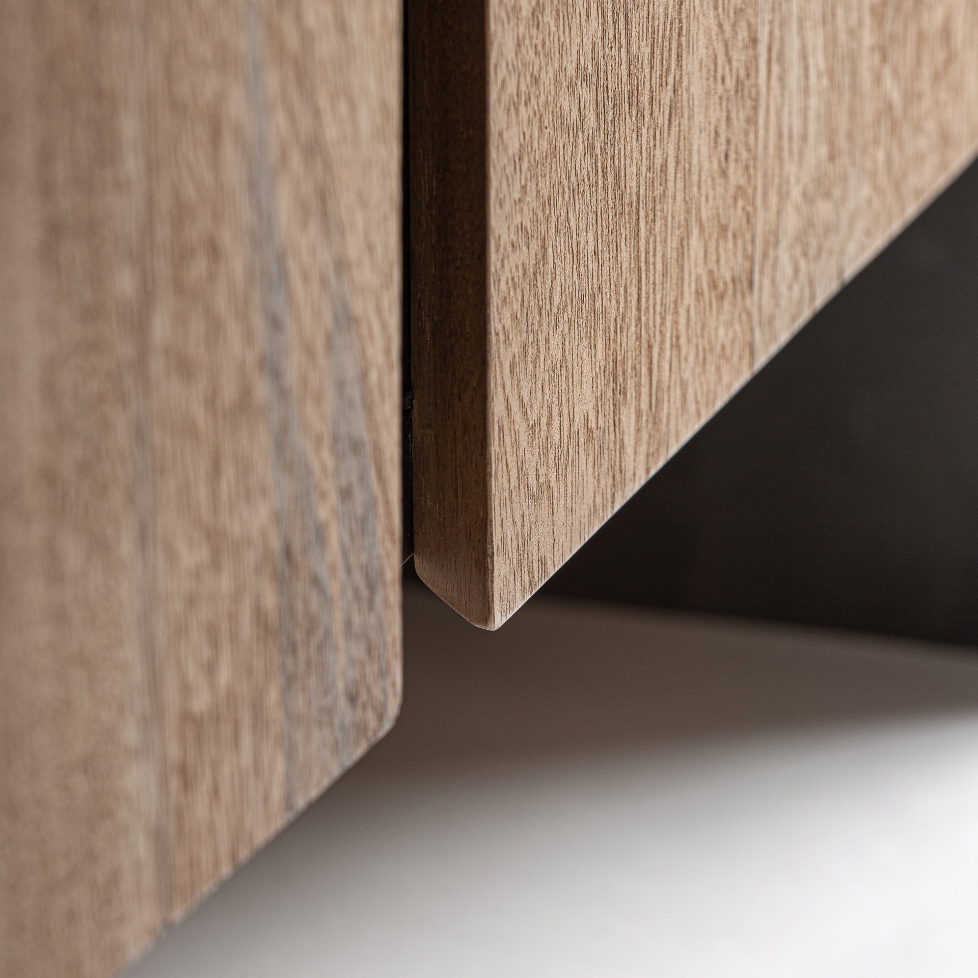 KILLEANY wardrobe in mango wood with metal finish