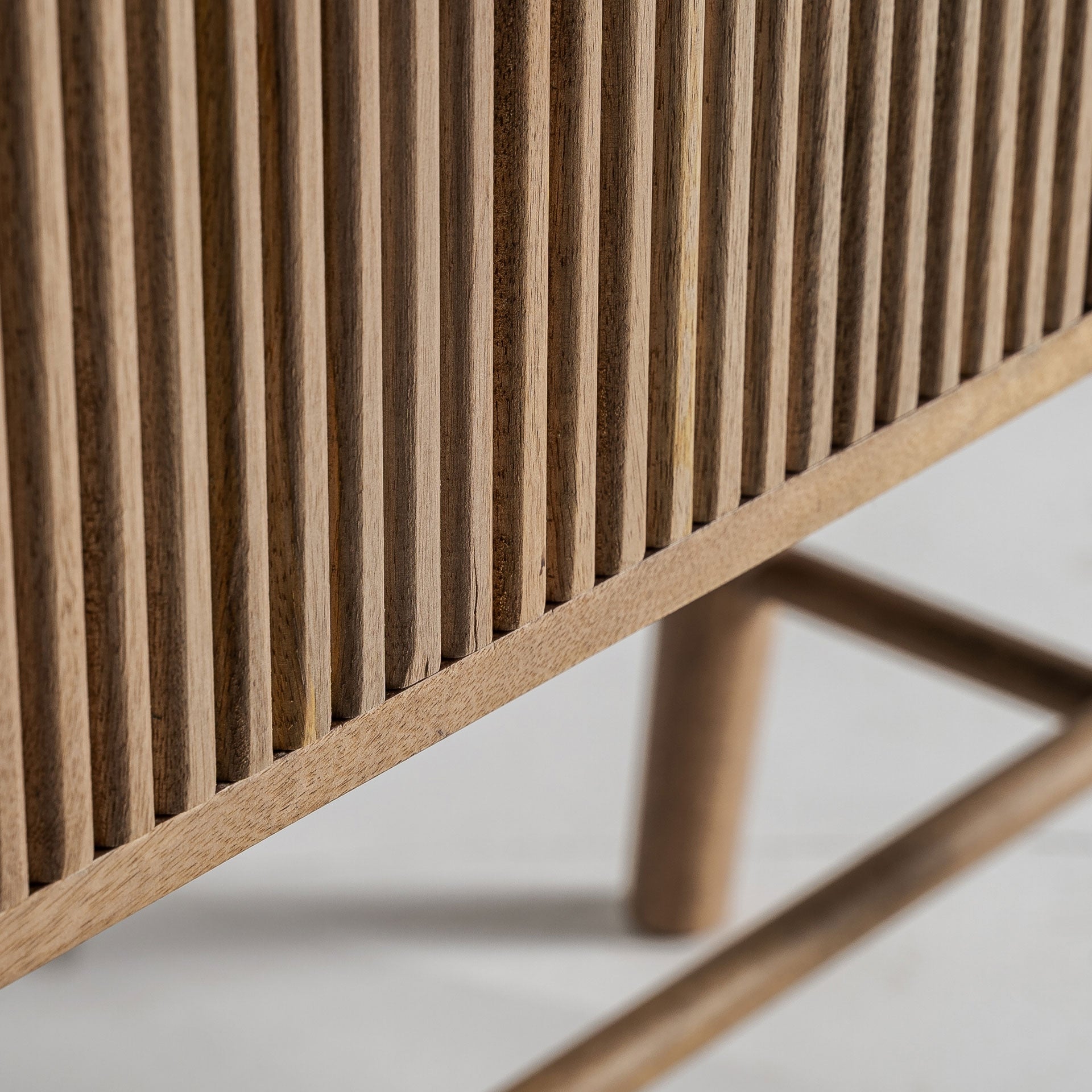 Mango-Holzschrank ZERF