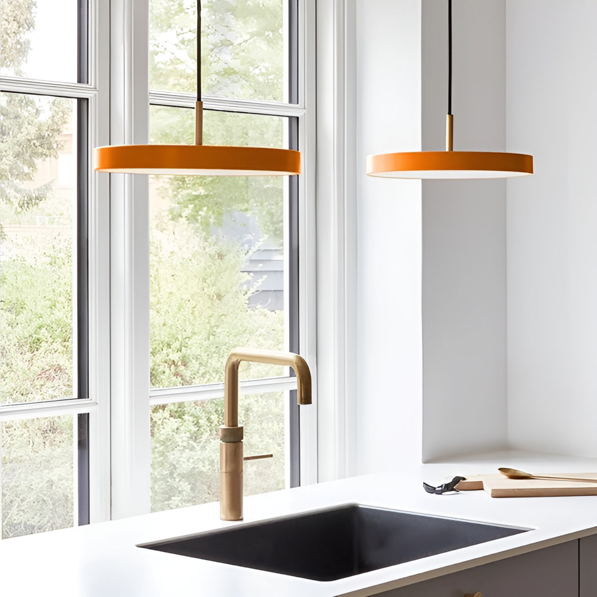 Hanglamp ASTERIA PLUS oranje met gouden inzetstuk