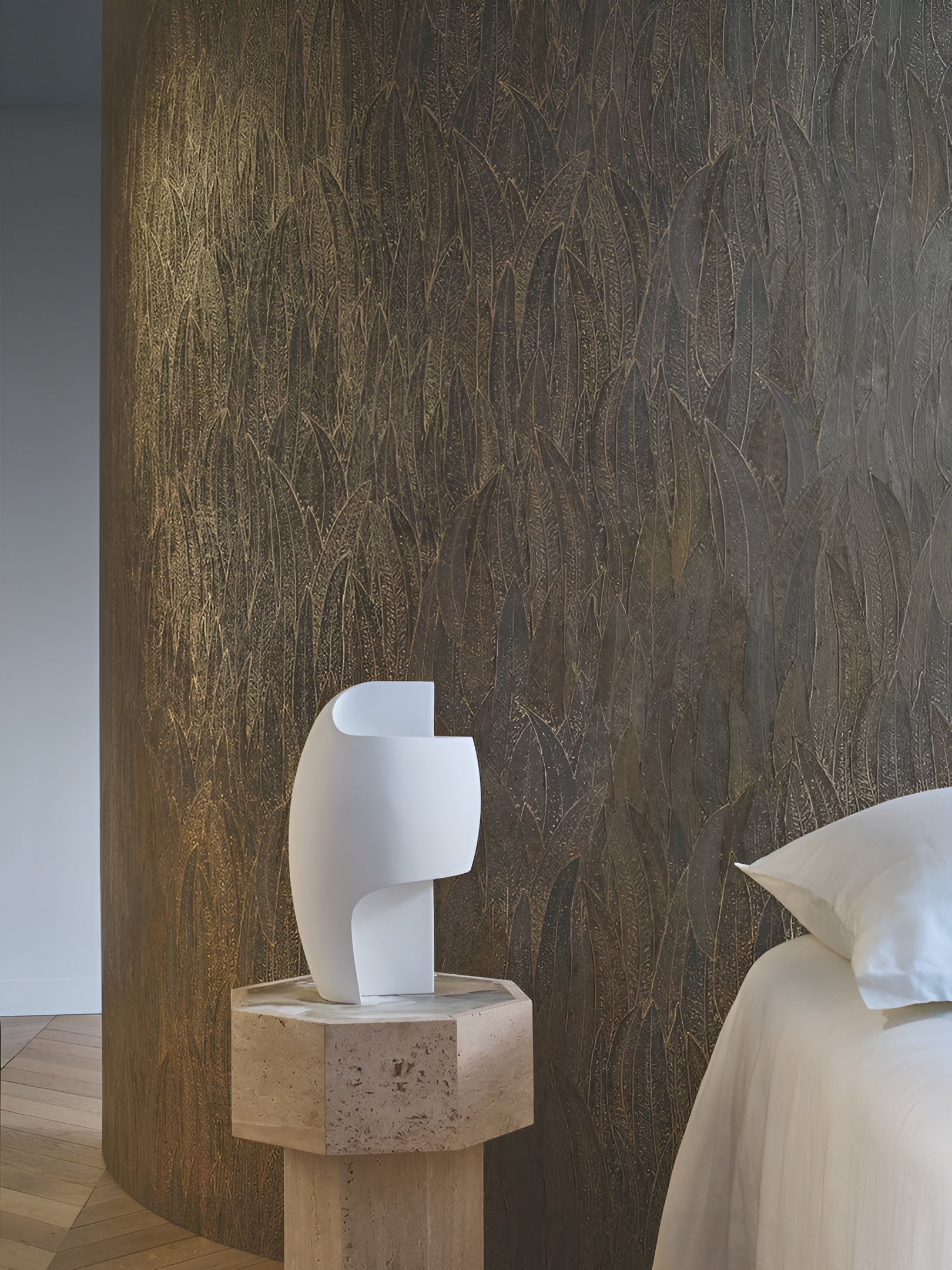 Metalen behang met eucalyptusbladmotief CINEREA - GROEN met goud