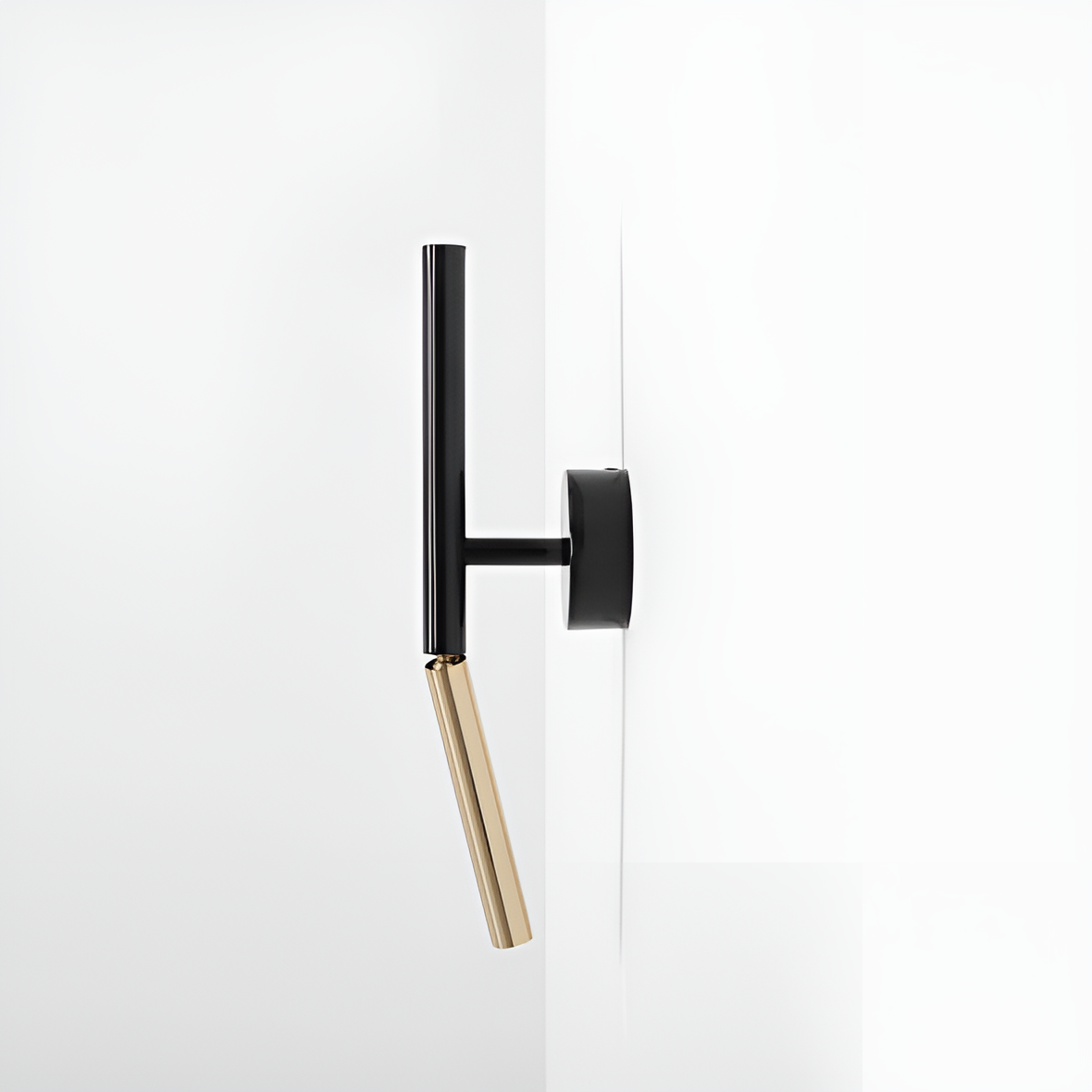 STICK Wandleuchte in Schwarz und Gold