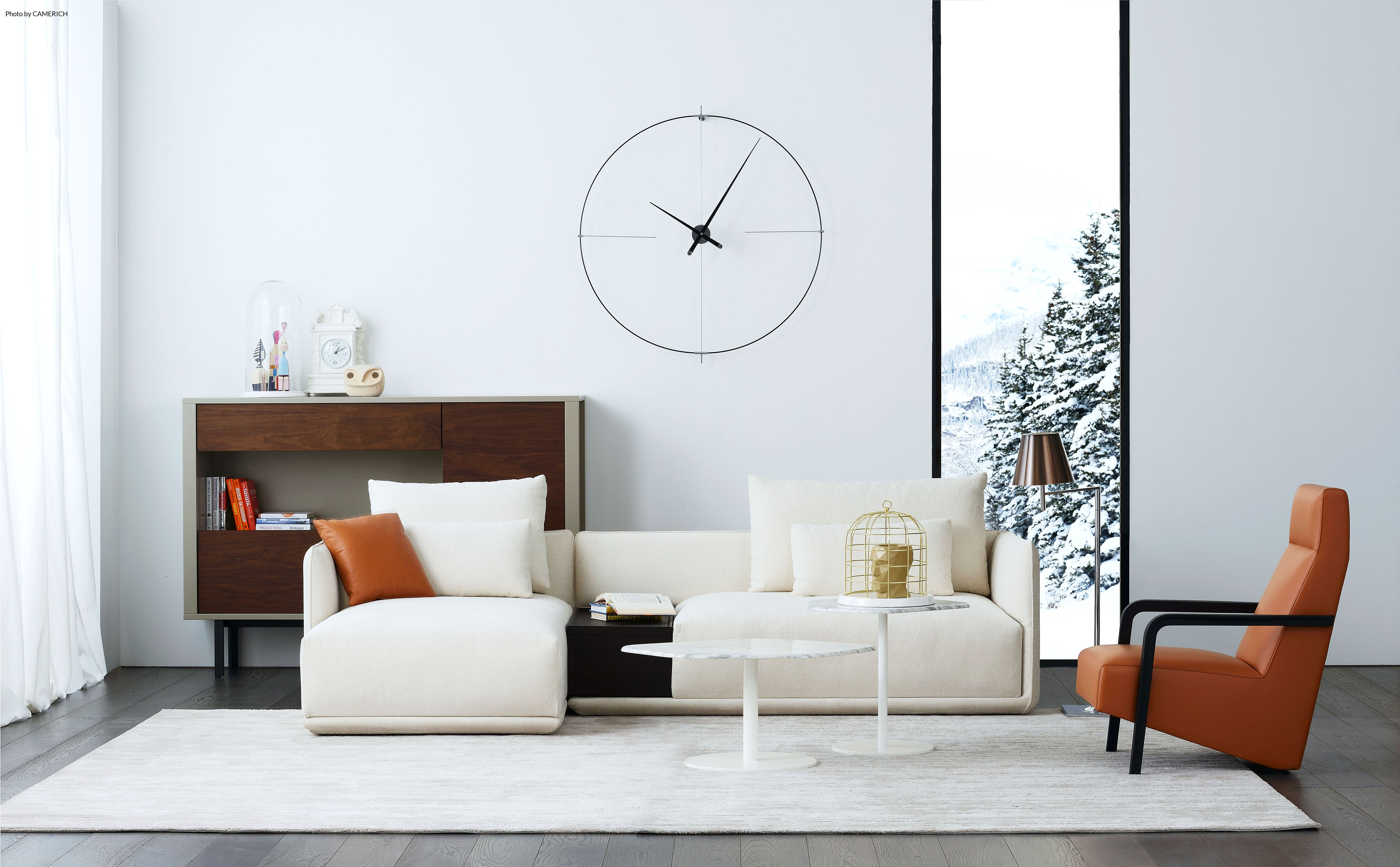 Wanduhr BILBAO aus schwarzem Nussbaumholz mit Schwarz und Chrom