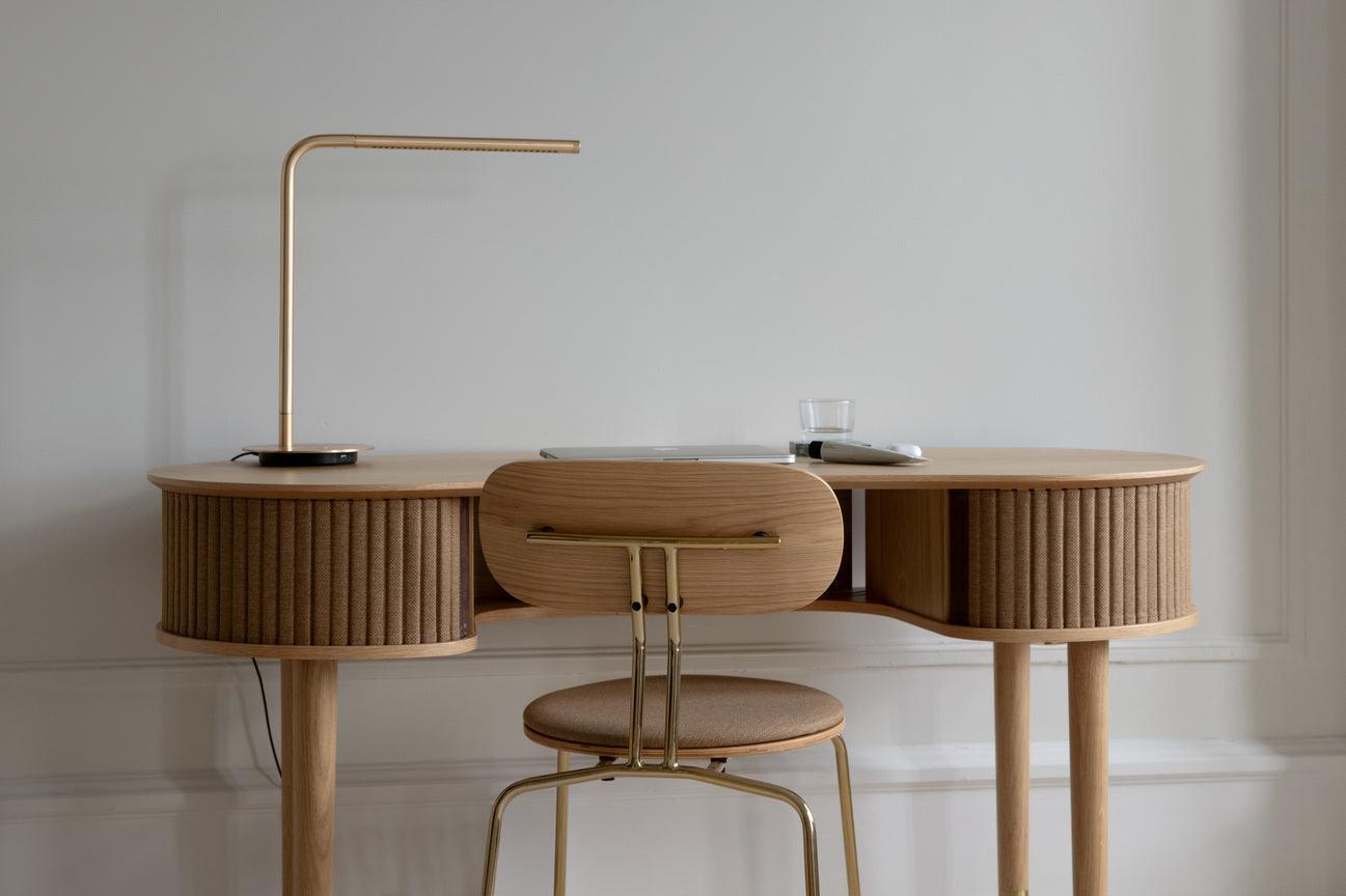 Biurko AUDACIOUS karmelowy z dębem UMAGE Eye on Design