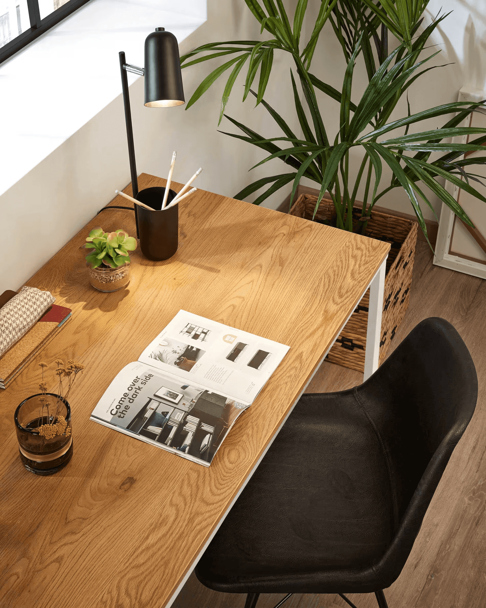 Biurko TALBOT biały La Forma Eye on Design