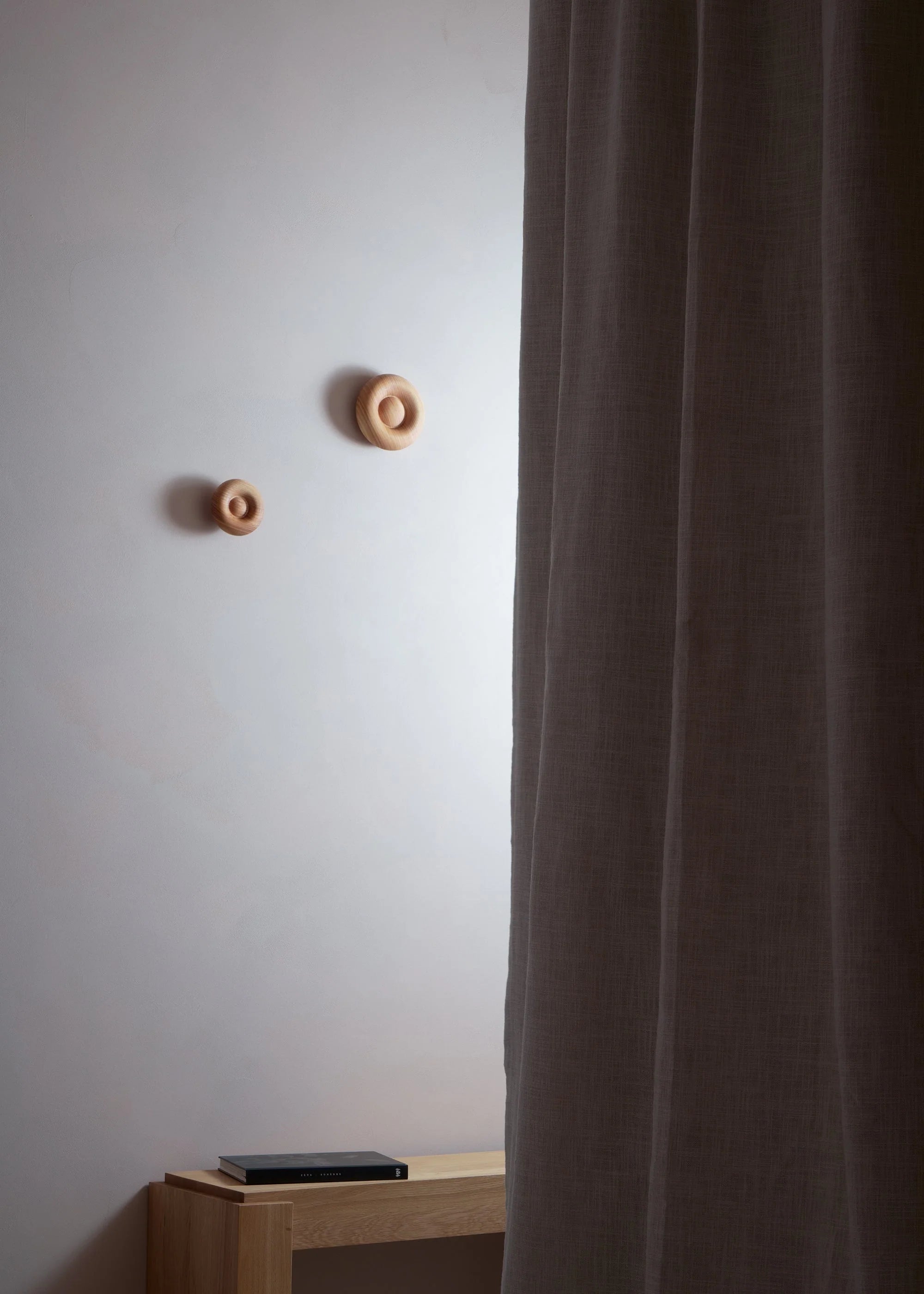 Wandkapstok BLOP esdoornhout