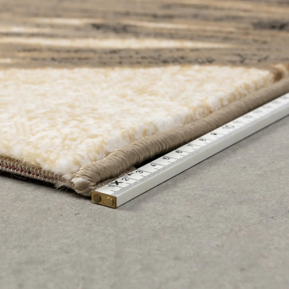 LEGEND OF KOI TEPPICH beige-grau