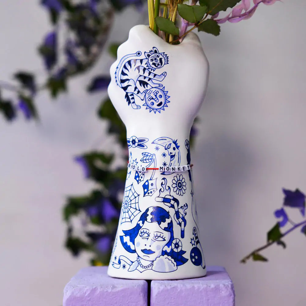 LIBERTY MATTERS Vase aus weißer Keramik