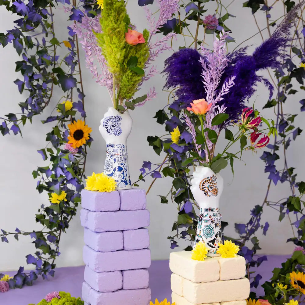 LIBERTY MATTERS Vase aus weißer Keramik