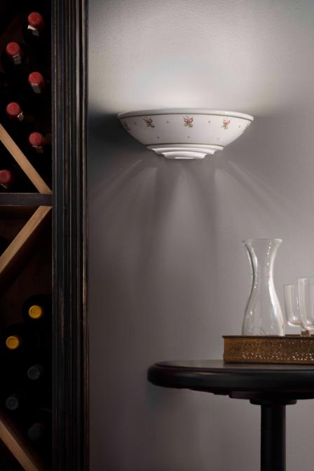 Wandleuchte aus Keramik TRIESTE weiß mit rosa-grünem Muster