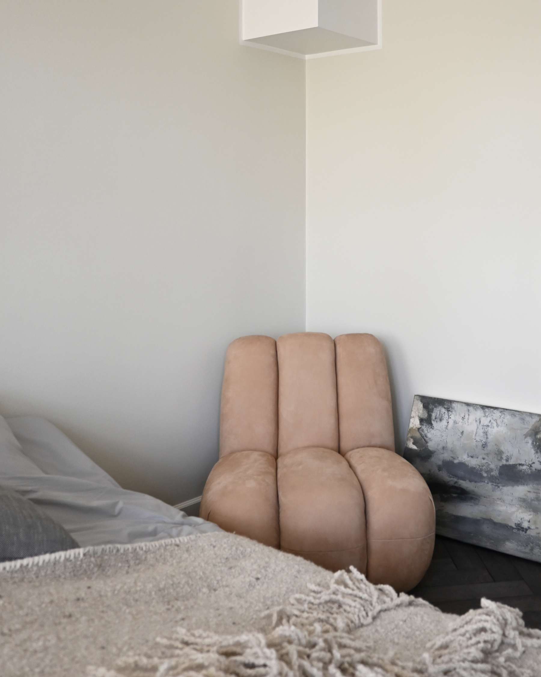 Fauteuil TOE beige nubuckleer