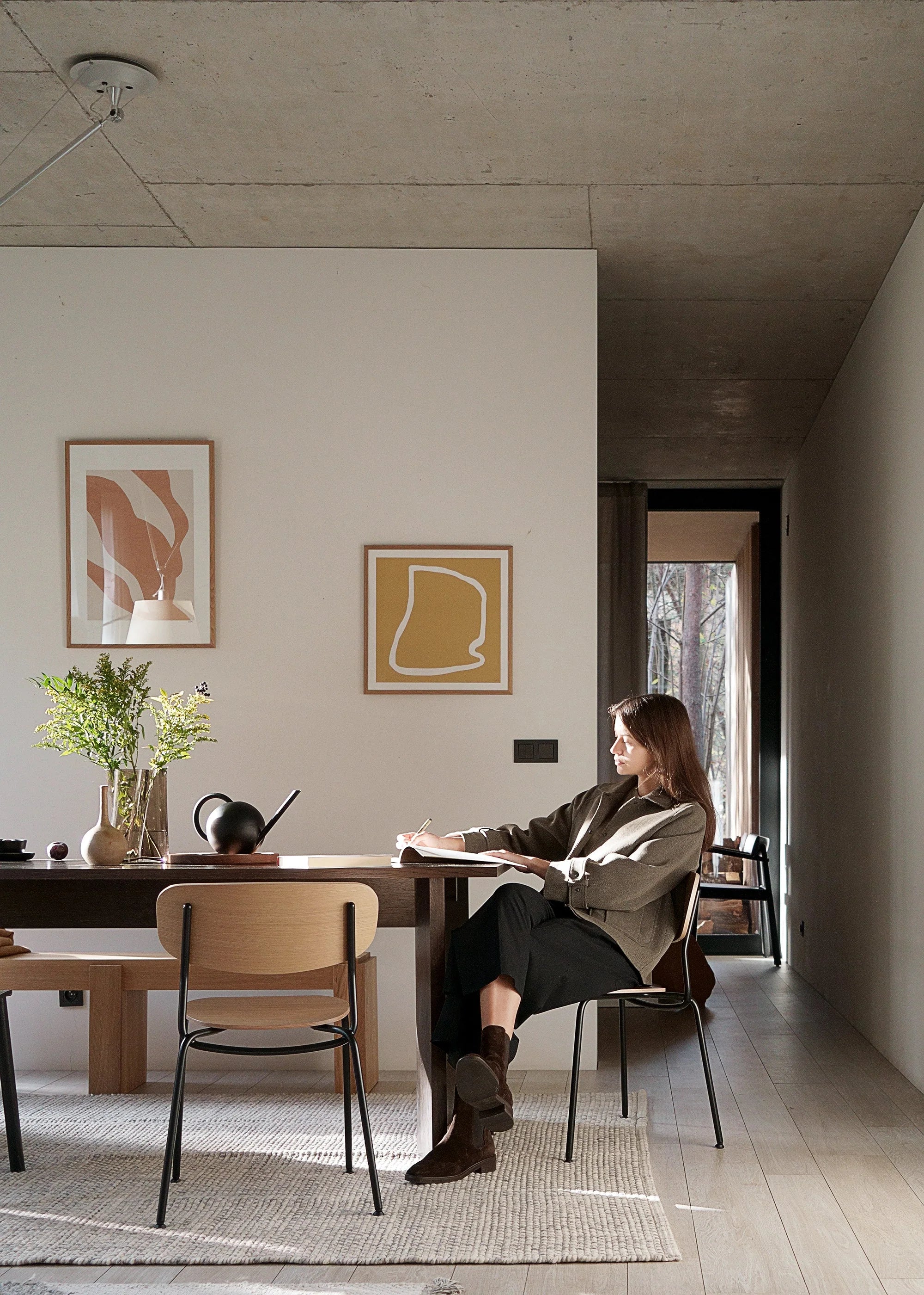 Stuhl SPLOT aus Eichenholz mit verchromtem Gestell