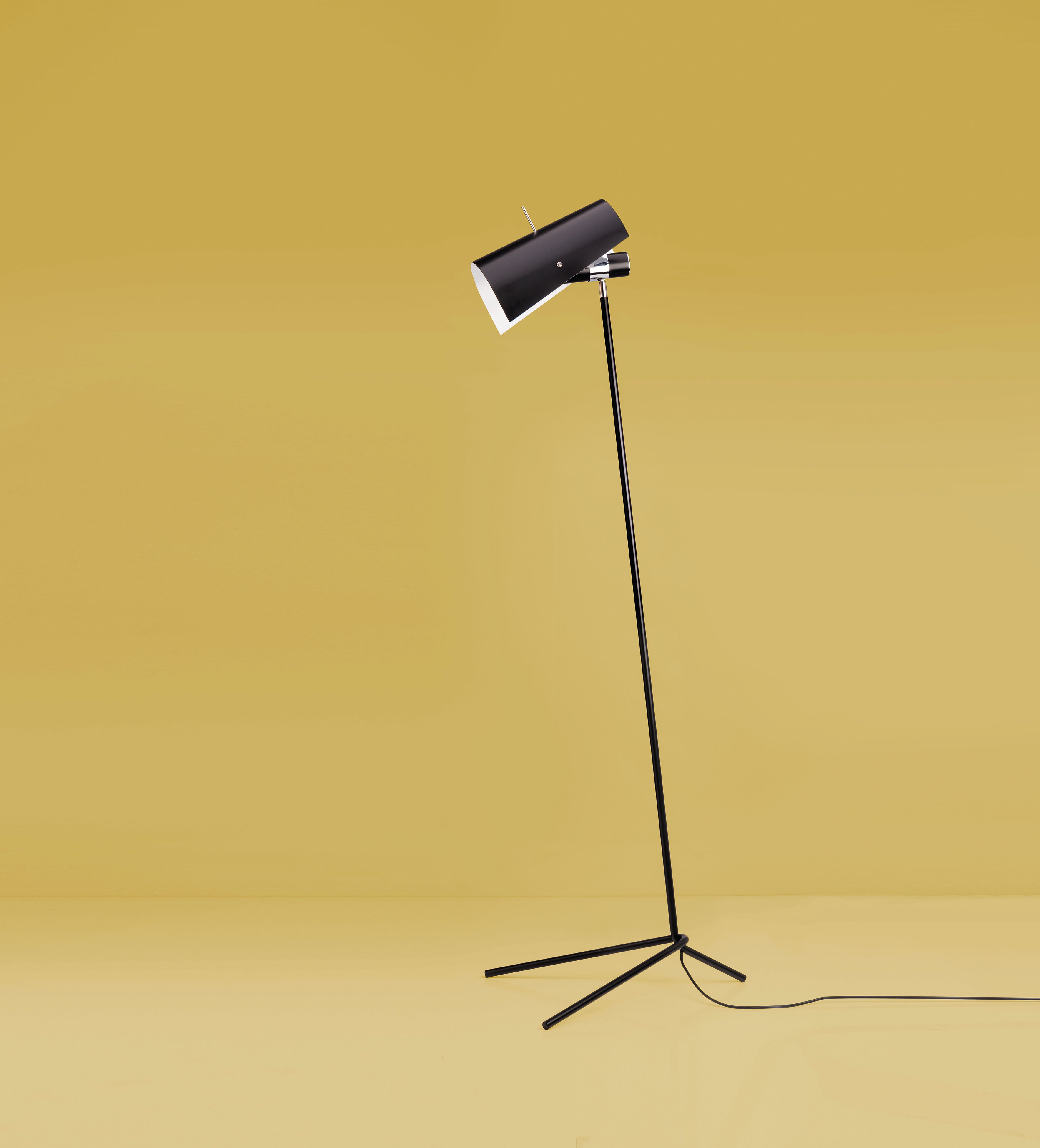 CLARITAS black reading floor lamp