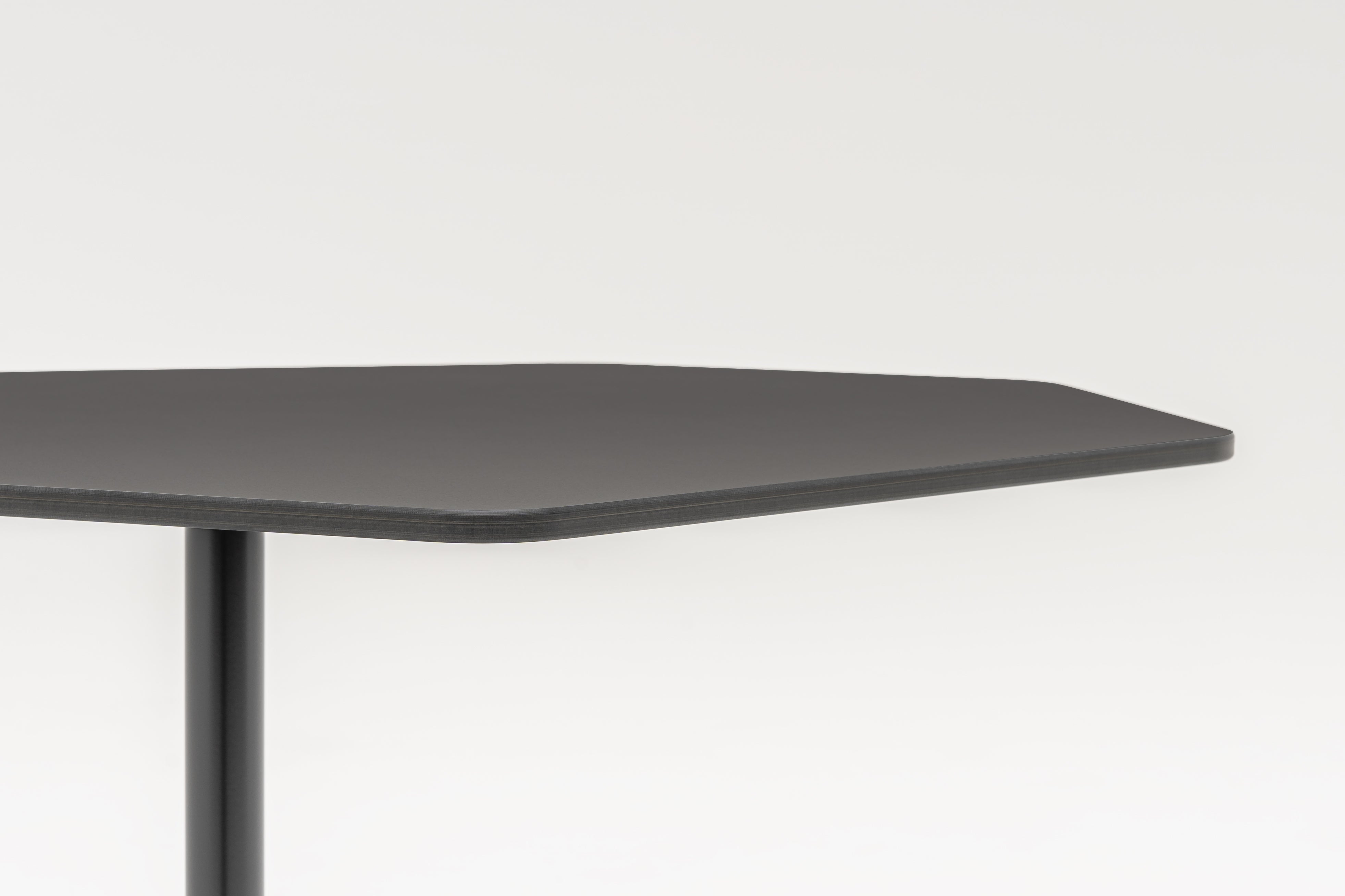 BAZALTO metalen salontafel