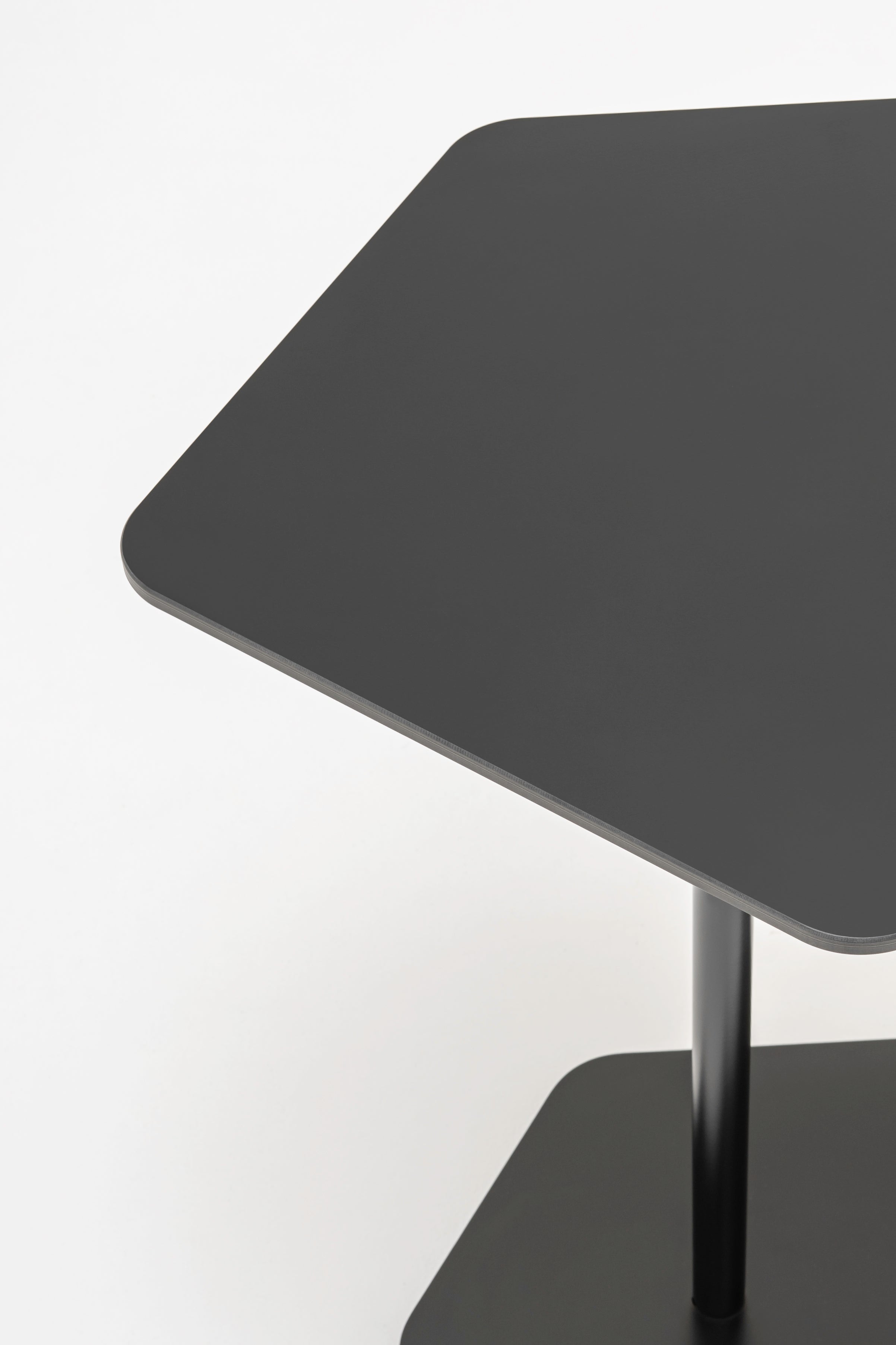 BAZALTO metalen salontafel