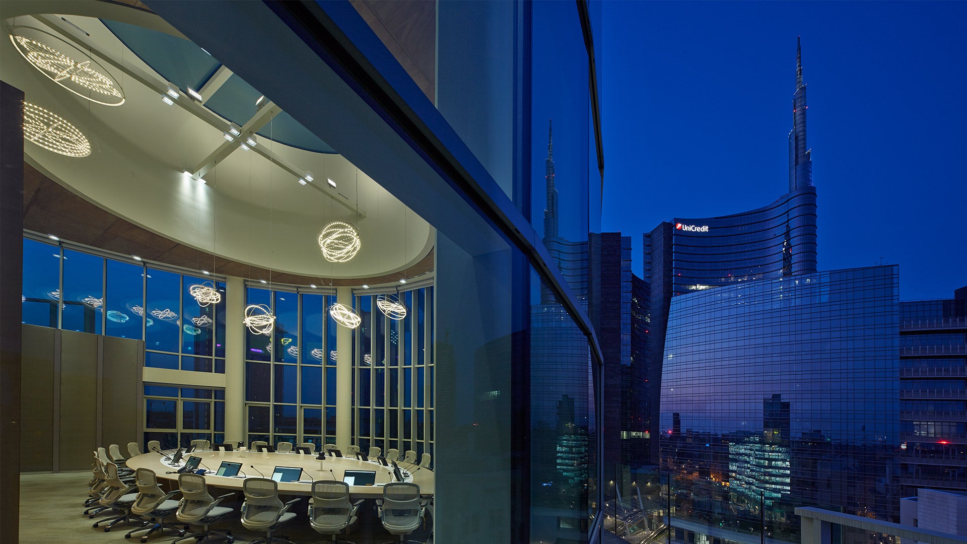 Pendelleuchte COPERNICO aus Aluminium