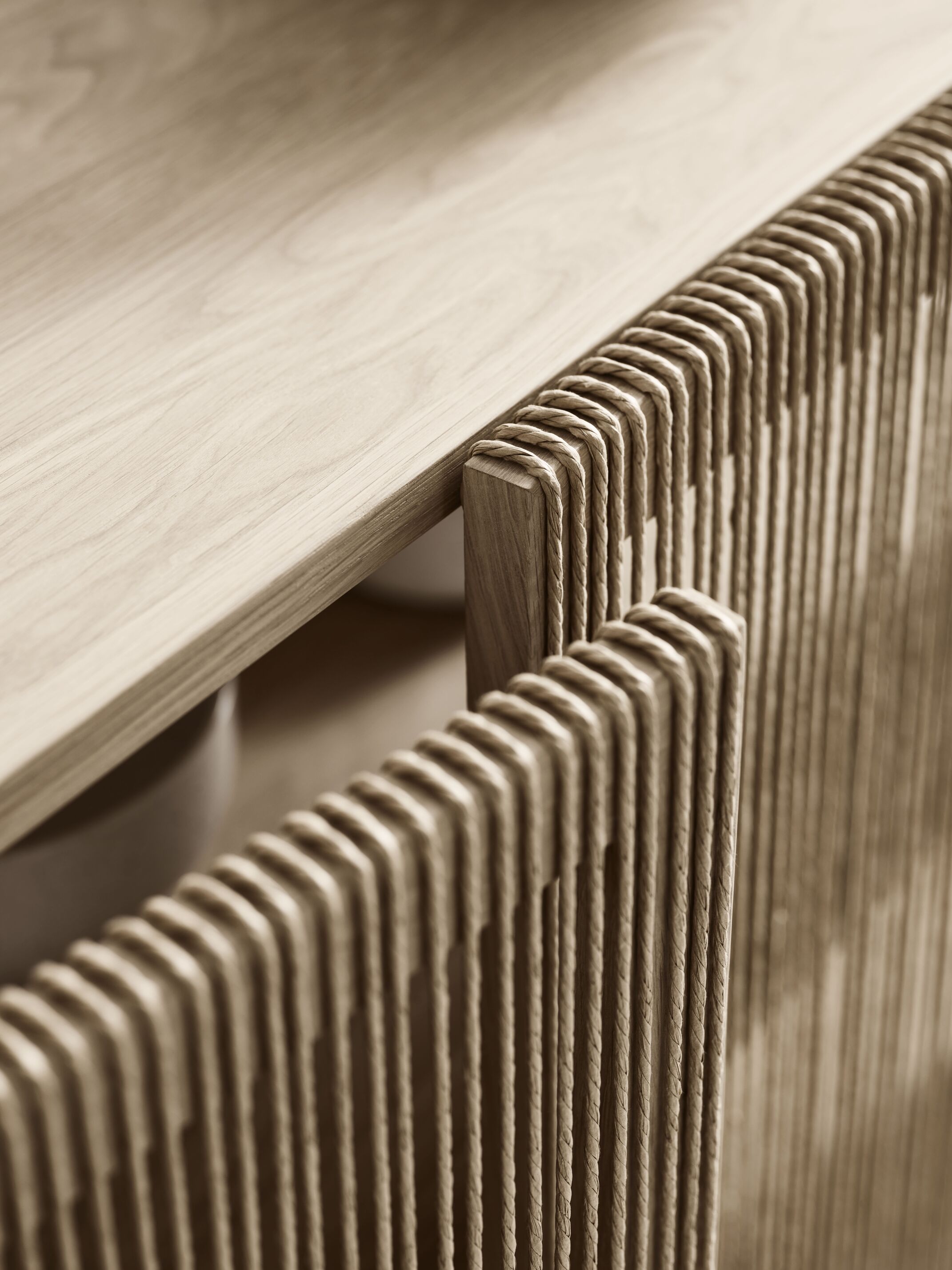 Cord -Website blies Eichenholz