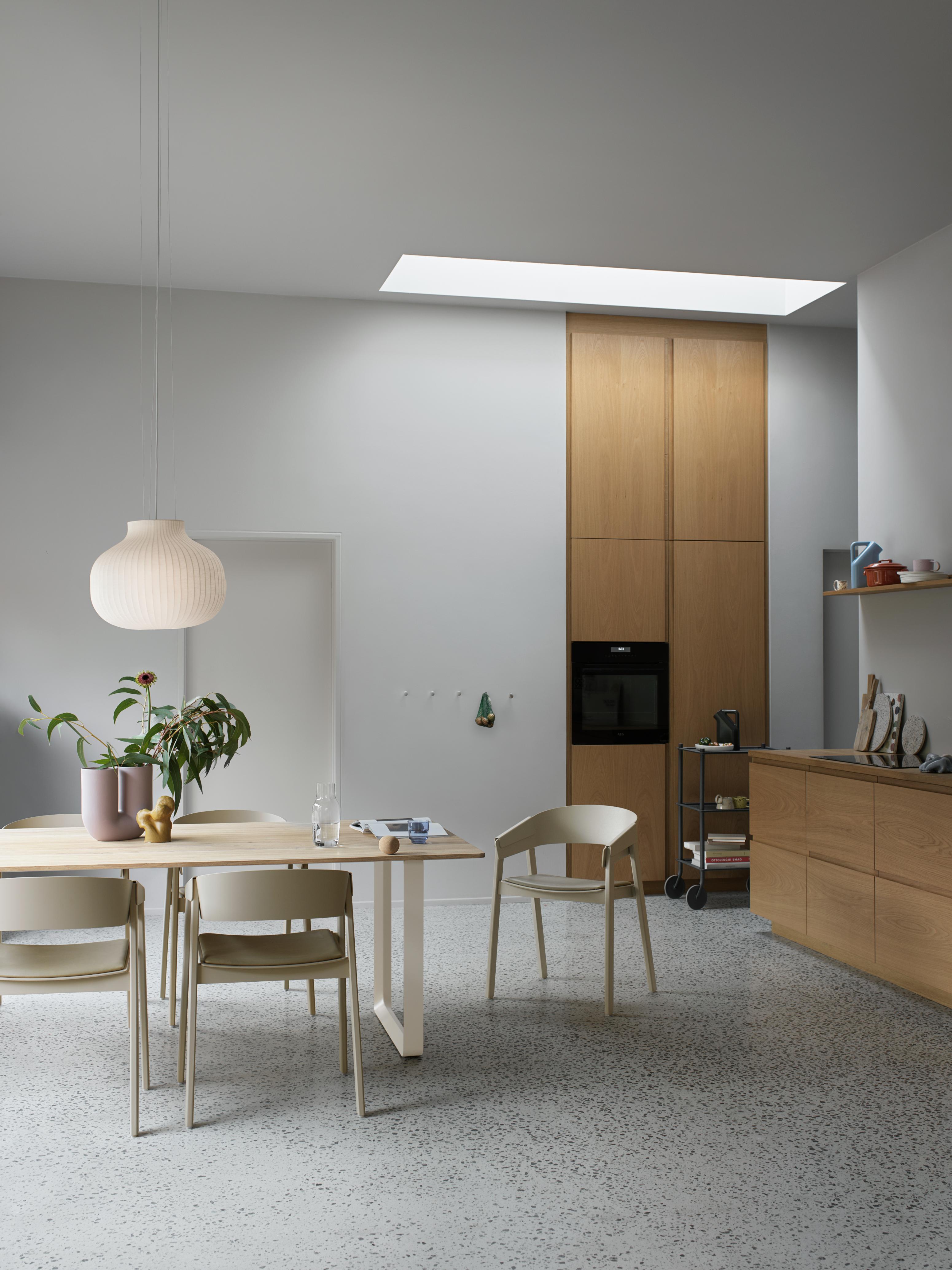 STRAND CLOSED White Pendant Lamp