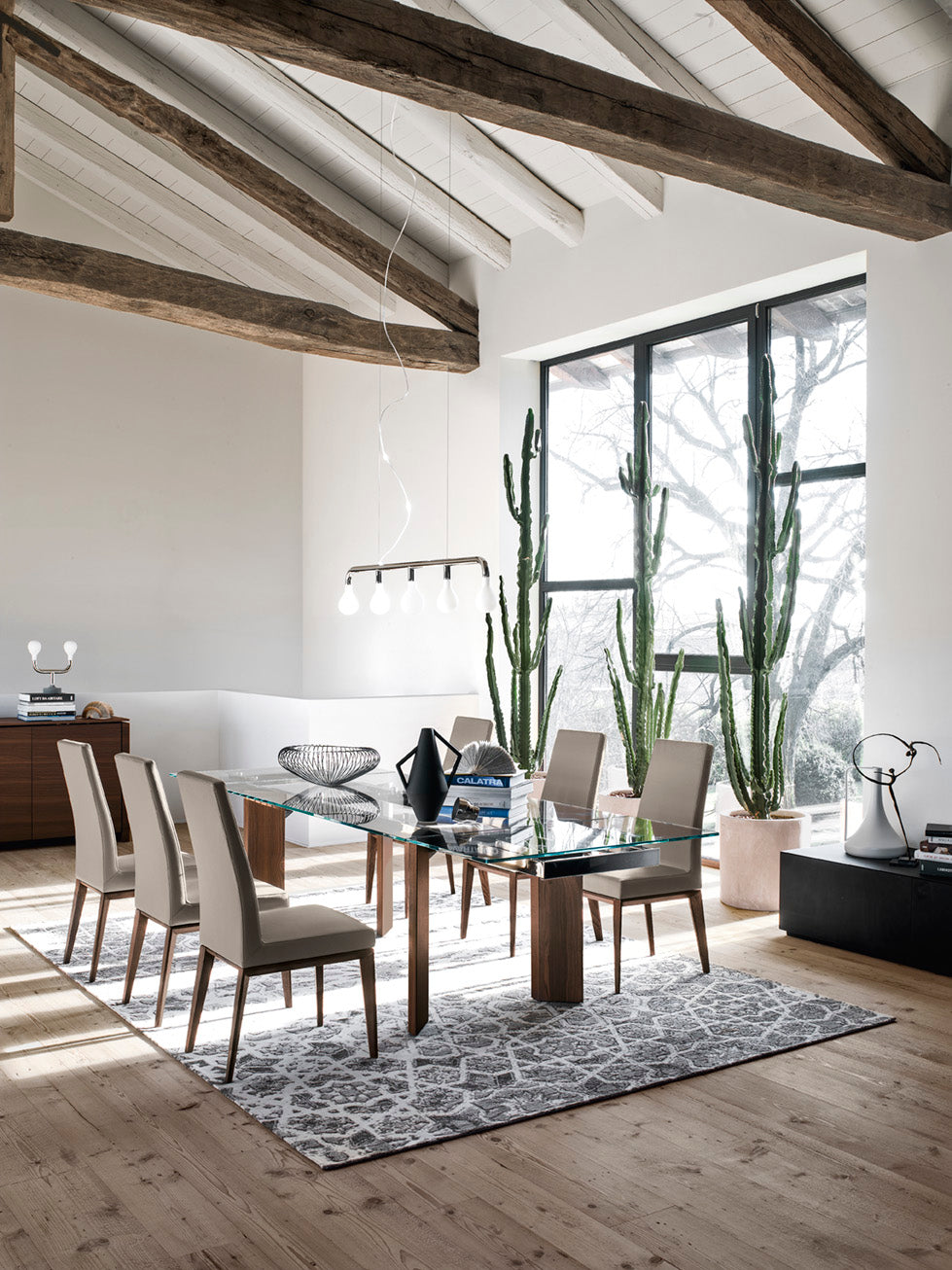 BESS upholstered chair with graphite wooden base