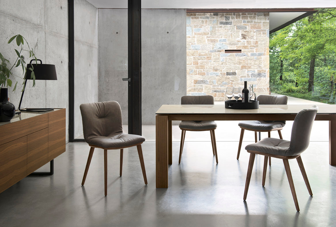 Extendable table OMNIA with a brown top and dark wooden base