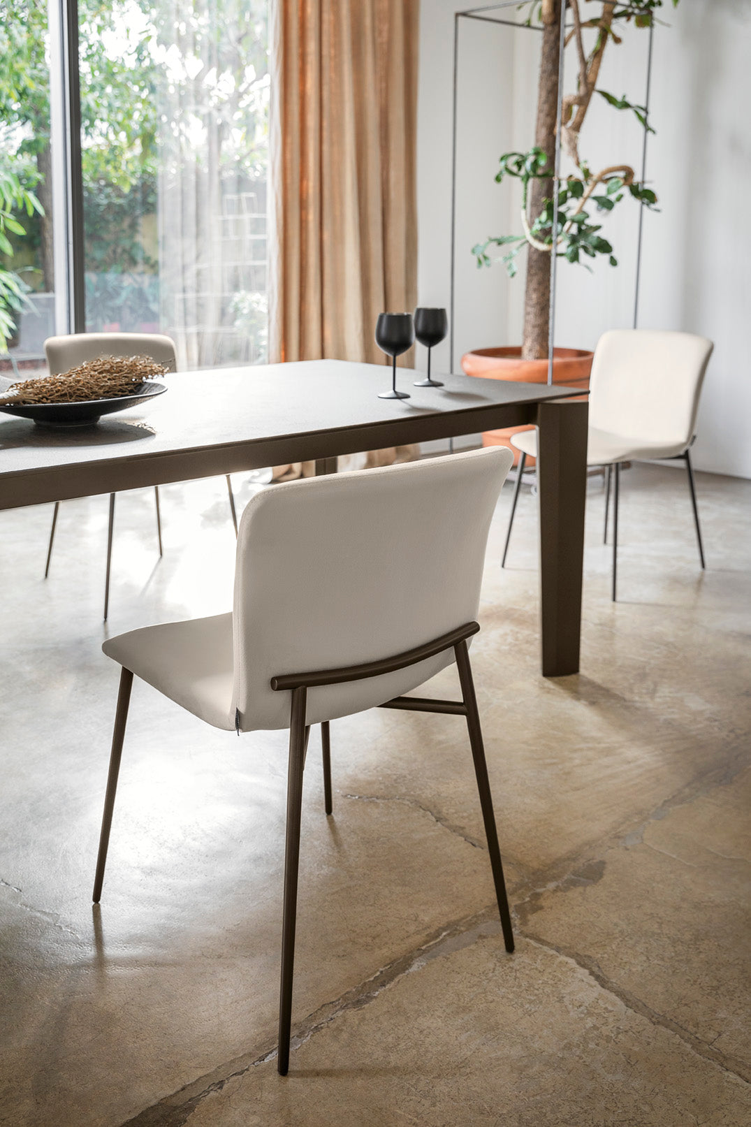 Sitzmöbel LOVE gepolstert mit goldenem Gestell