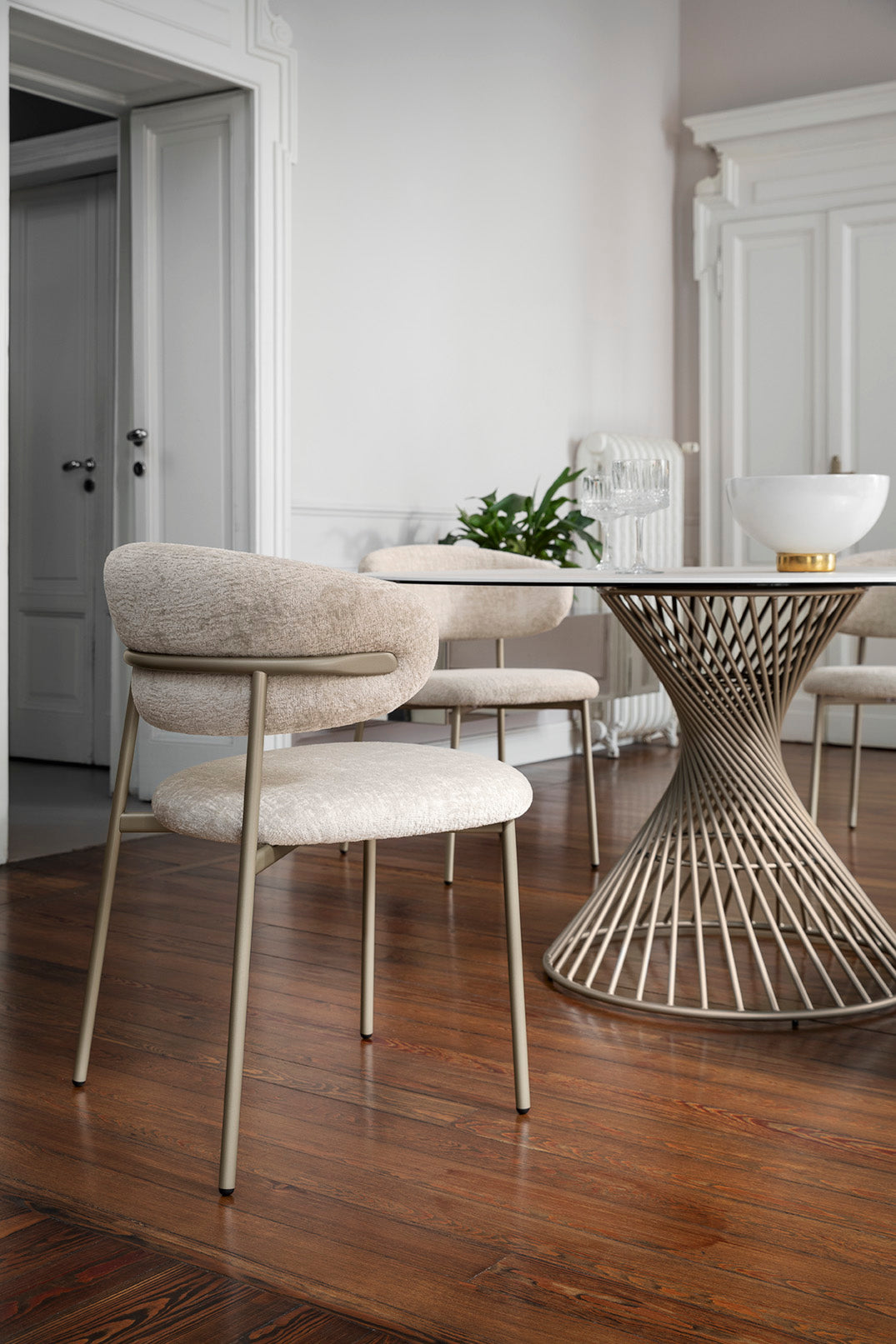 Round Table VORTEX with Cream Top and Brown Base