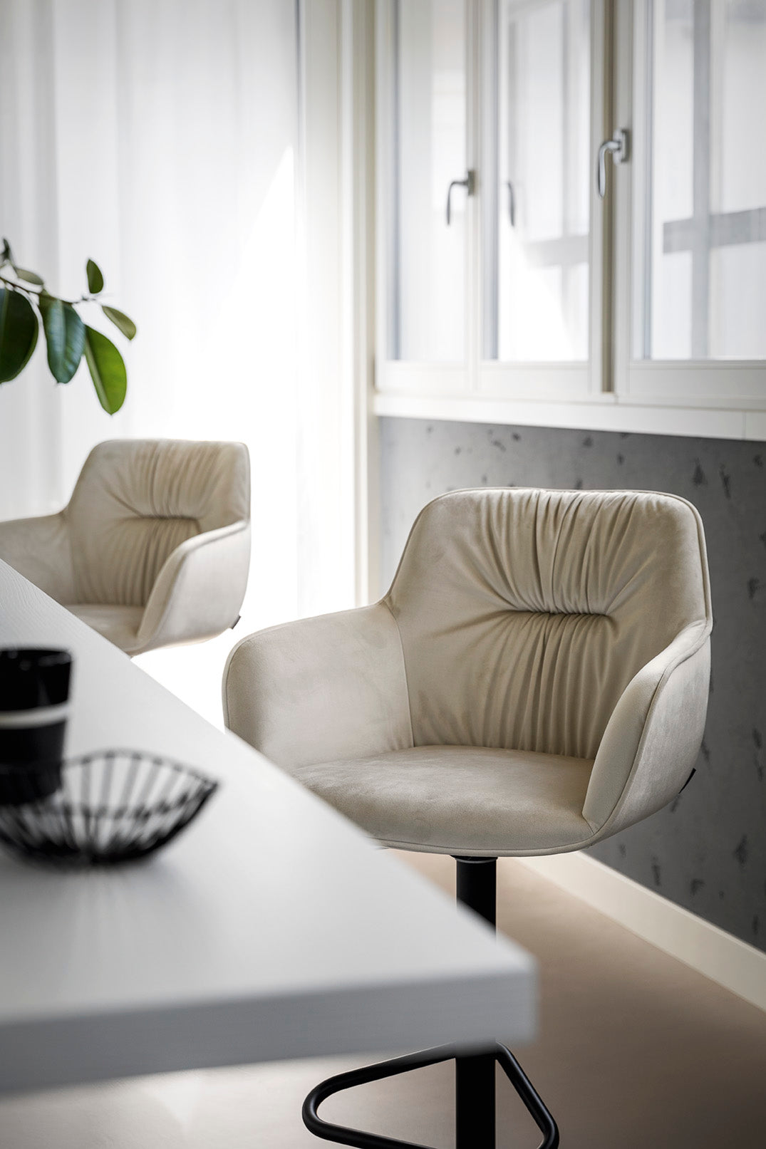 Gestoffeerde COCOON barkruk